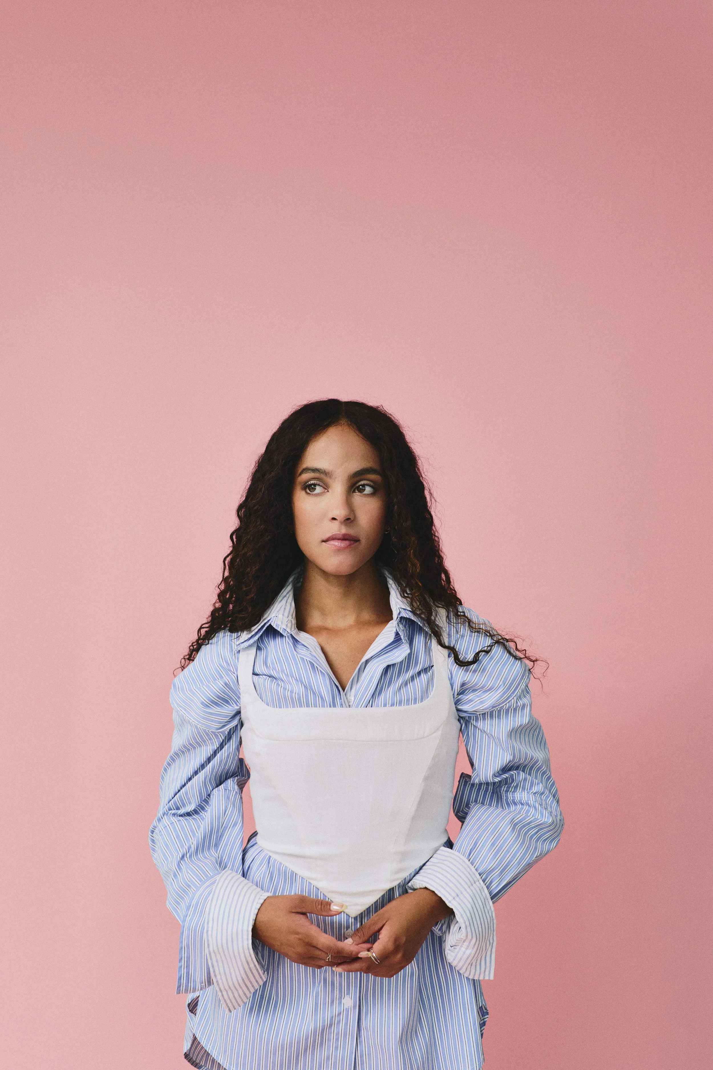 Lou Llobell13909_Ejatu Shaw©.jpg