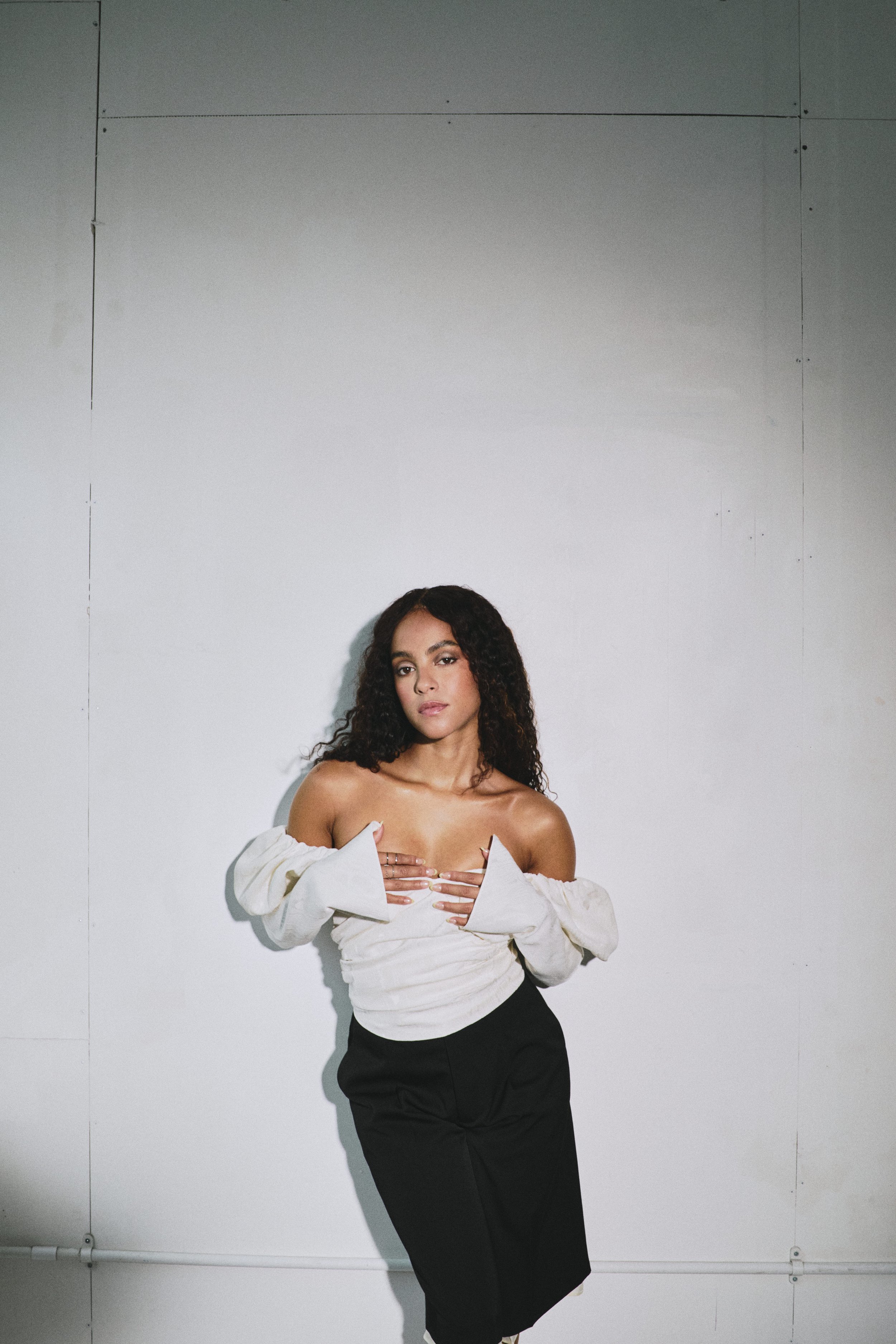 Lou Llobell14117_Ejatu Shaw©.jpg