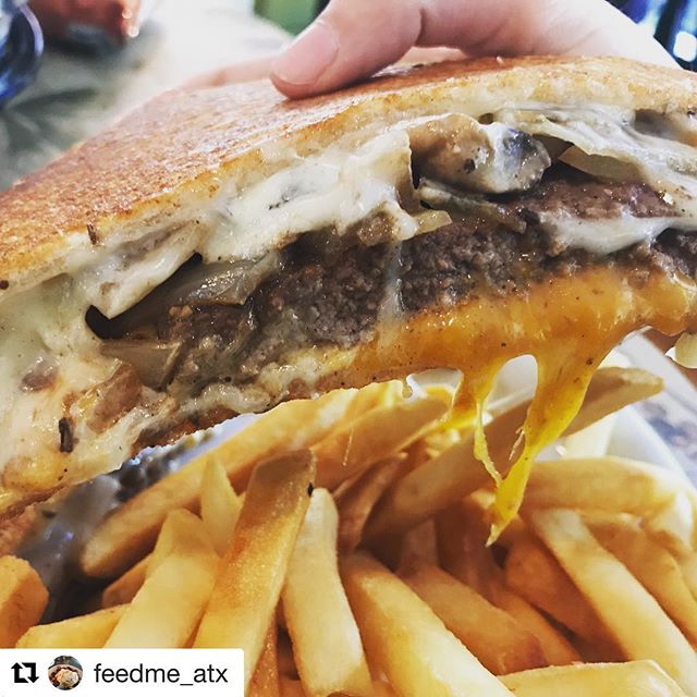 #Repost @feedme_atx ・・・
Absolutely LOVED this Patty Melt at @neworldeli 
Gooey and delicious! ~ cheese, mushrooms, caramelized onions ❤️ #sandwhich #sandwich #pattymelt #deli #delicious #delifood #meltedcheese #cheese #atxfood #austinfood #texasfood 