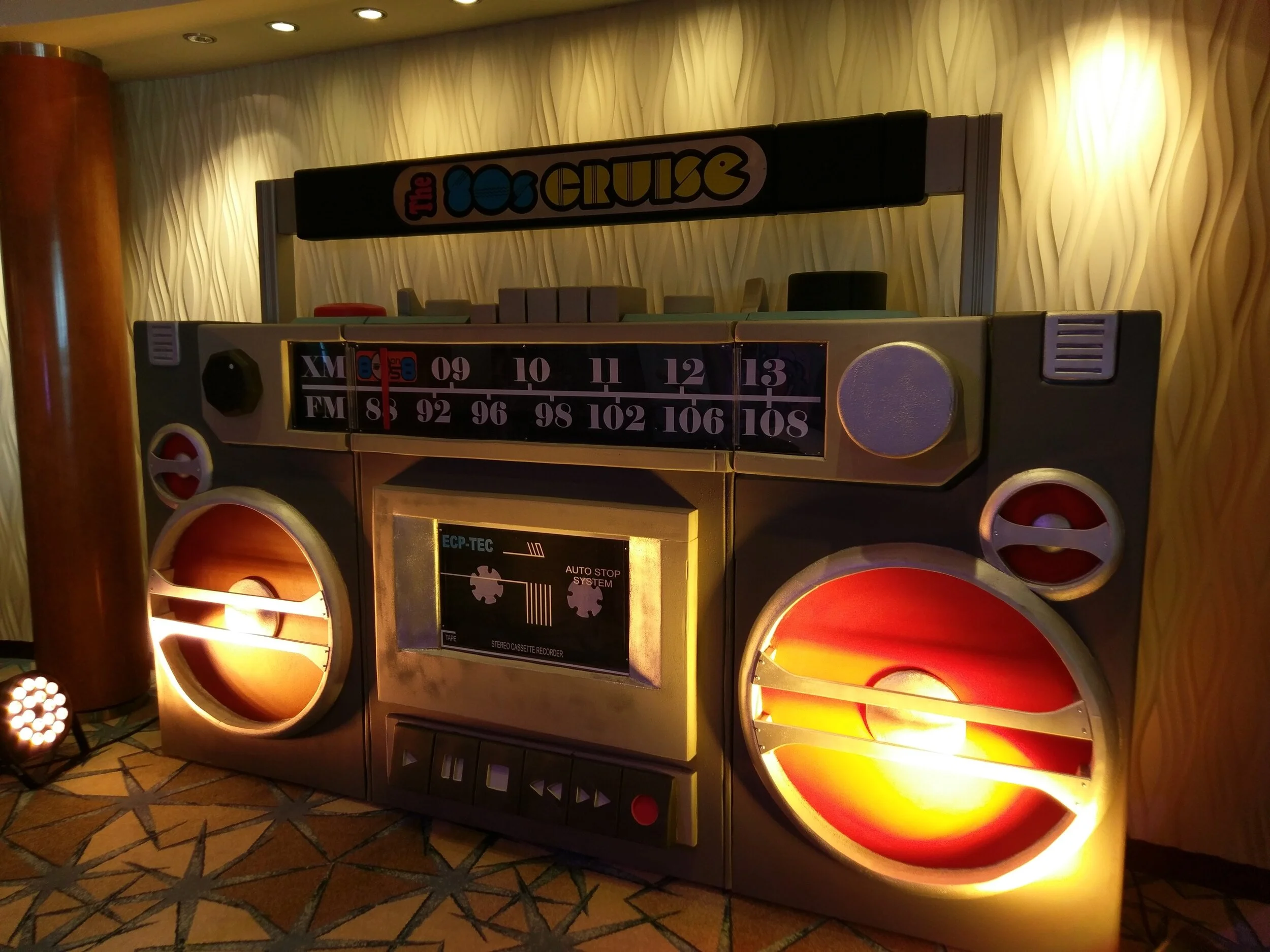 80scruiseboombox.jpg