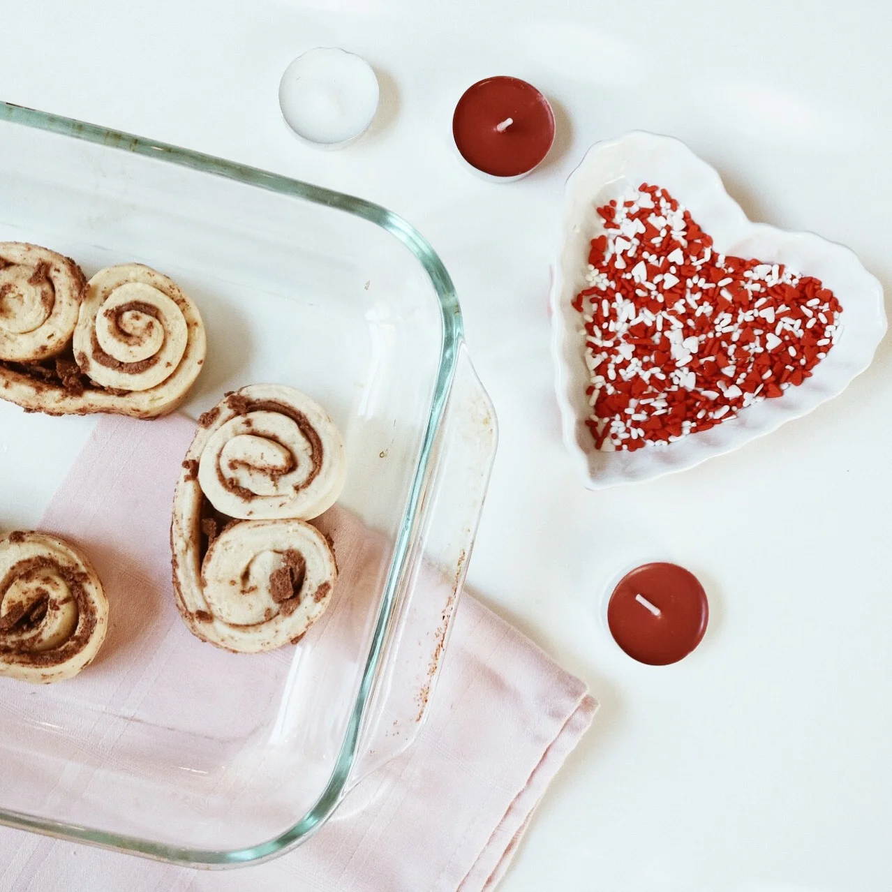 heart shaped cinnamon rolls