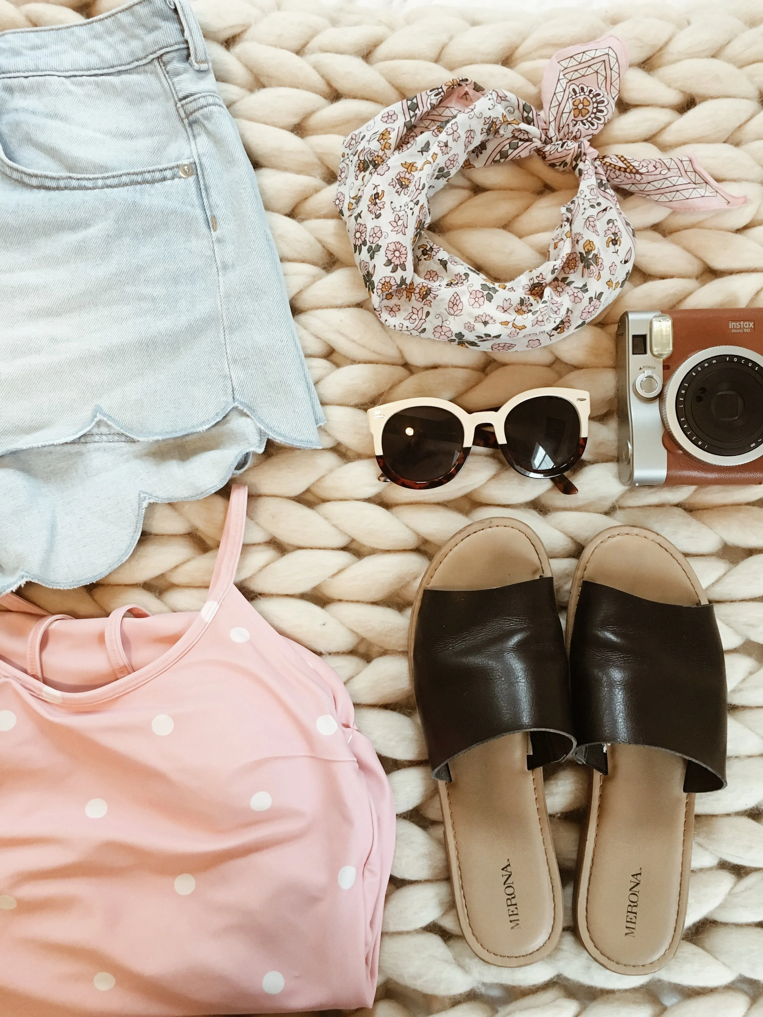 Go-To Spring Break Outfit