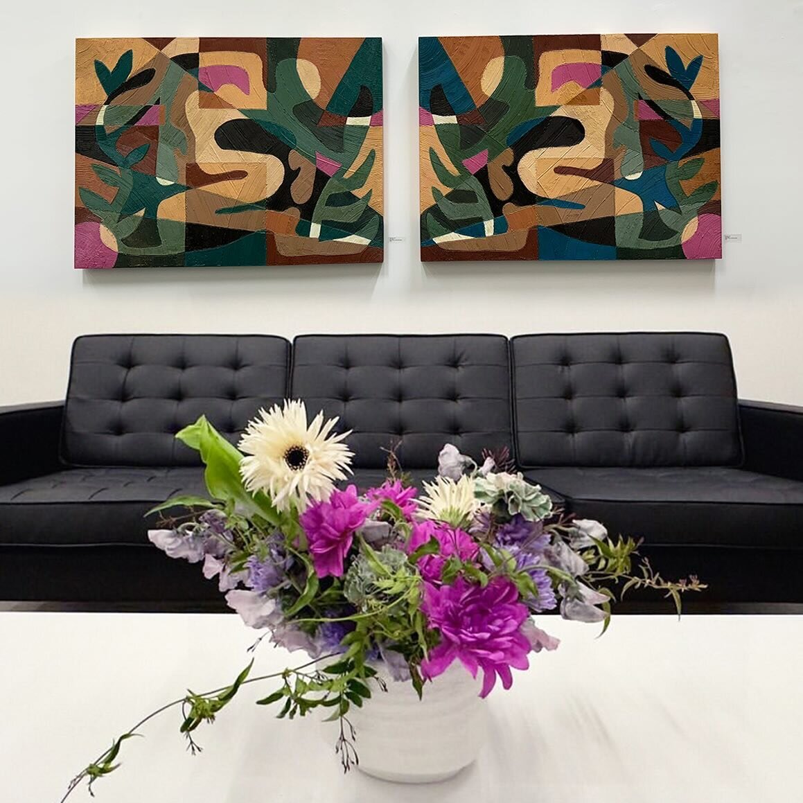 Feels like spring.✨💐 
Sun Rise // Moon Rise - 48&rdquo; x 36&rdquo; each

Thanks for the reminder @superblume_floraldesign⚡️
And some photos from the closing reception at @theartroomdtla by 📸 @nailahbarcelona