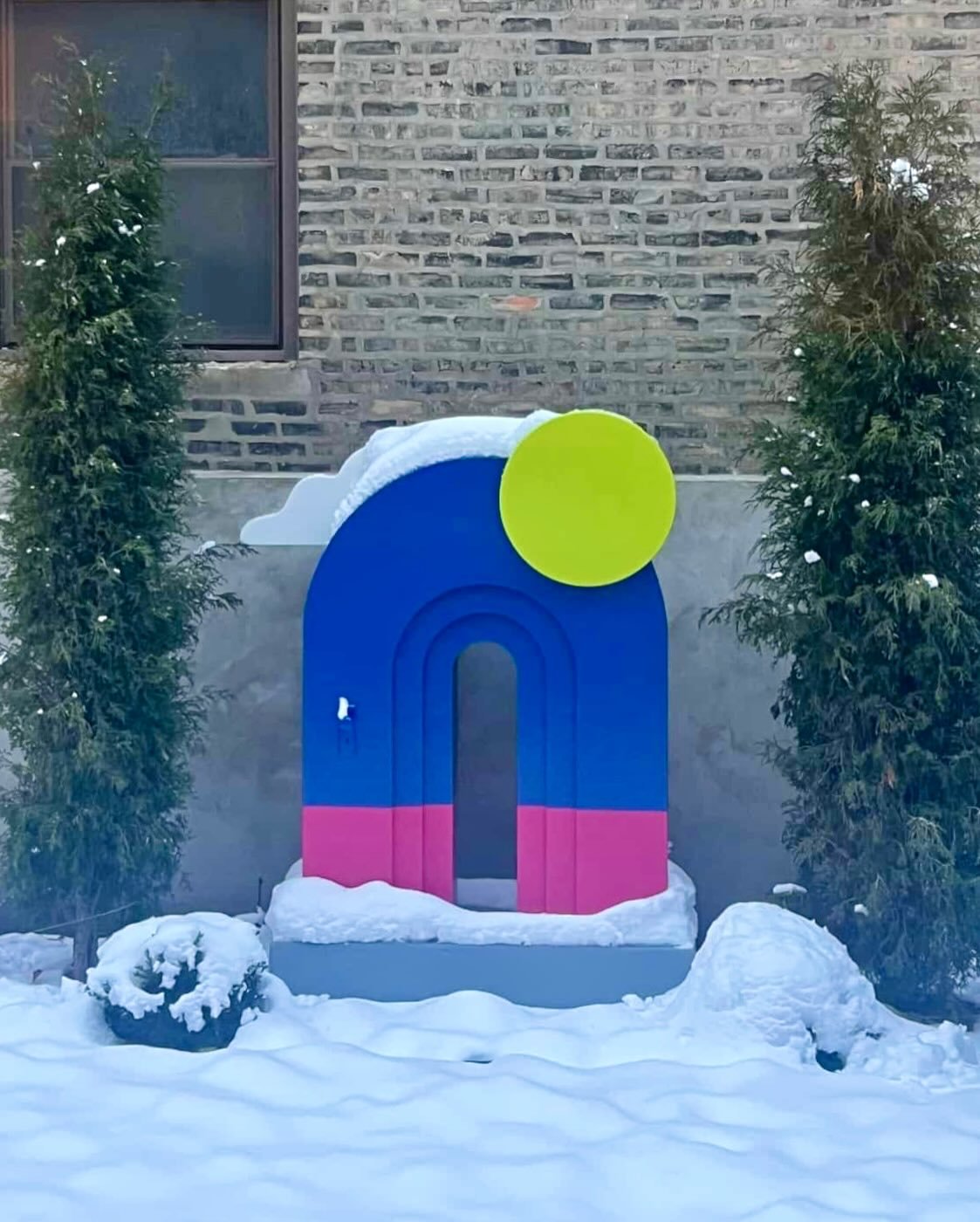 Merry Christmas! Wishing everyone a happy &amp; healthy holiday! ❤️ (This snowy Dream Portal sculpture says hello from Chicago! Thank you D &amp; J for sending this photo :) 

Great times in the east coast this past week. What a treat to spend time w
