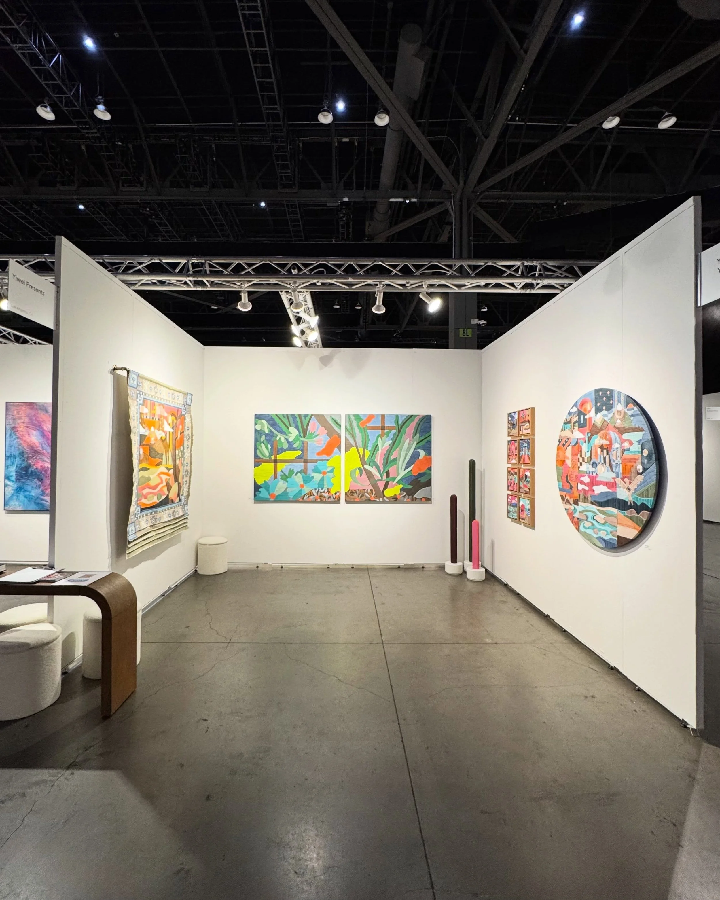 And just like that&hellip; the show is over.
Seattle you&rsquo;re a mood, a vibe, a special one.💫
Stunning fair @seattleartfair &hellip; thanks for welcoming us at @yiweigallery 🖤 We had a great time and looking forward till next time! 

(Swipe til