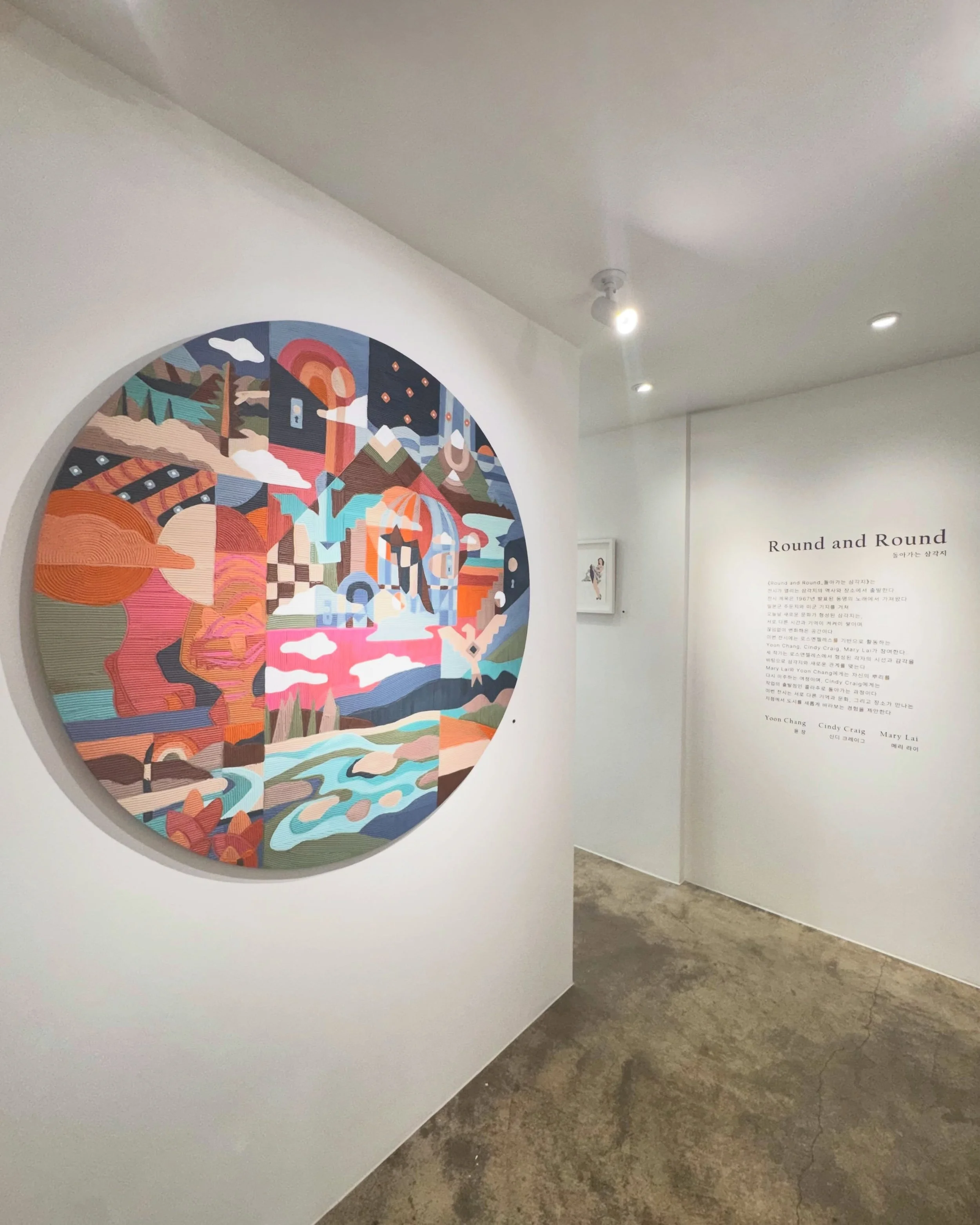 What a dream to show during Seoul Art Week in not just one show but two gallery shows. ☁️ &lsquo;Round &amp; Round&rsquo; opening at @gallery_royoon was absolutely great times and a stunning show. Exhibition is up till September 28th on both floors -