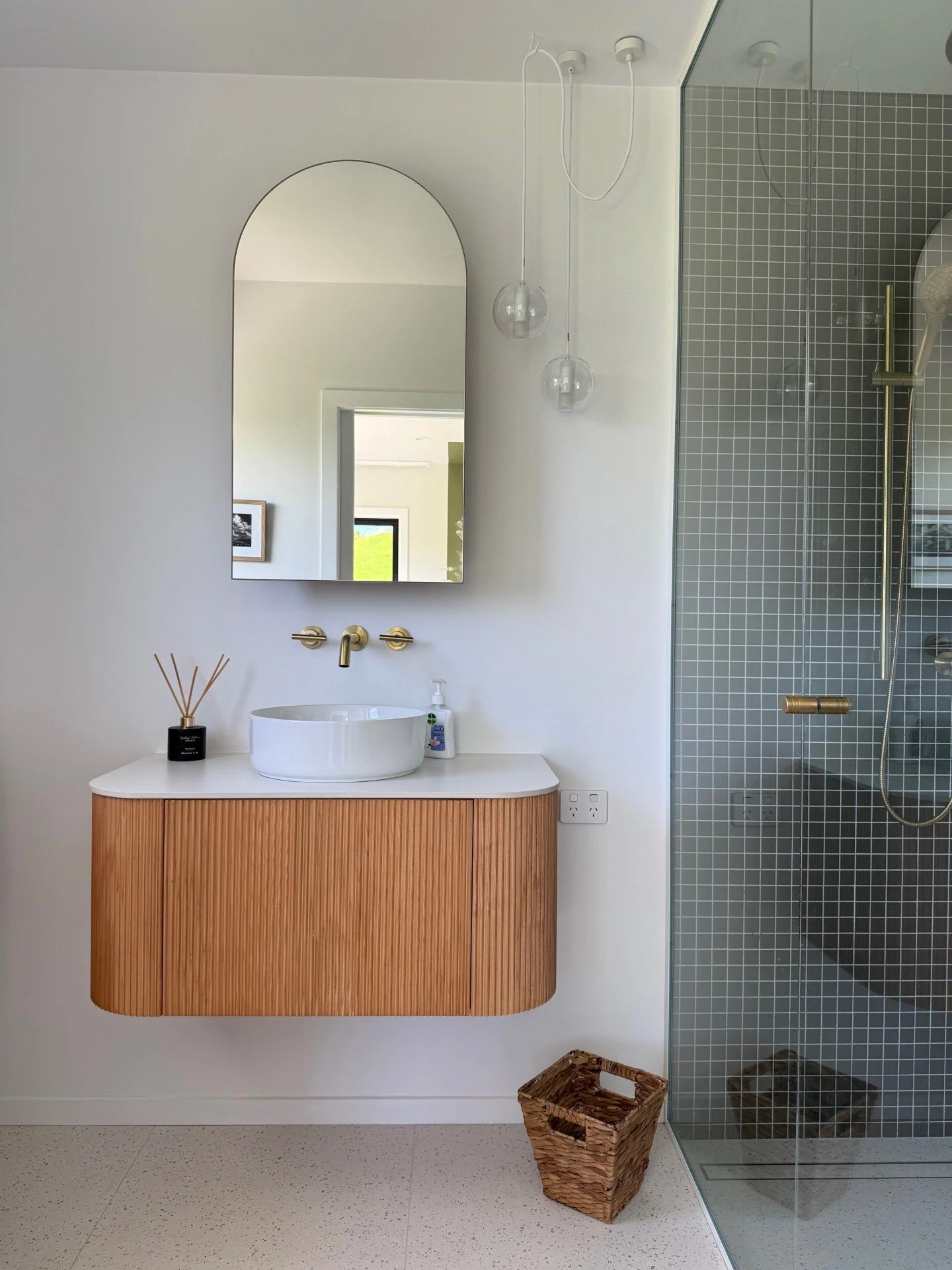 Arends Ensuite 1.jpg