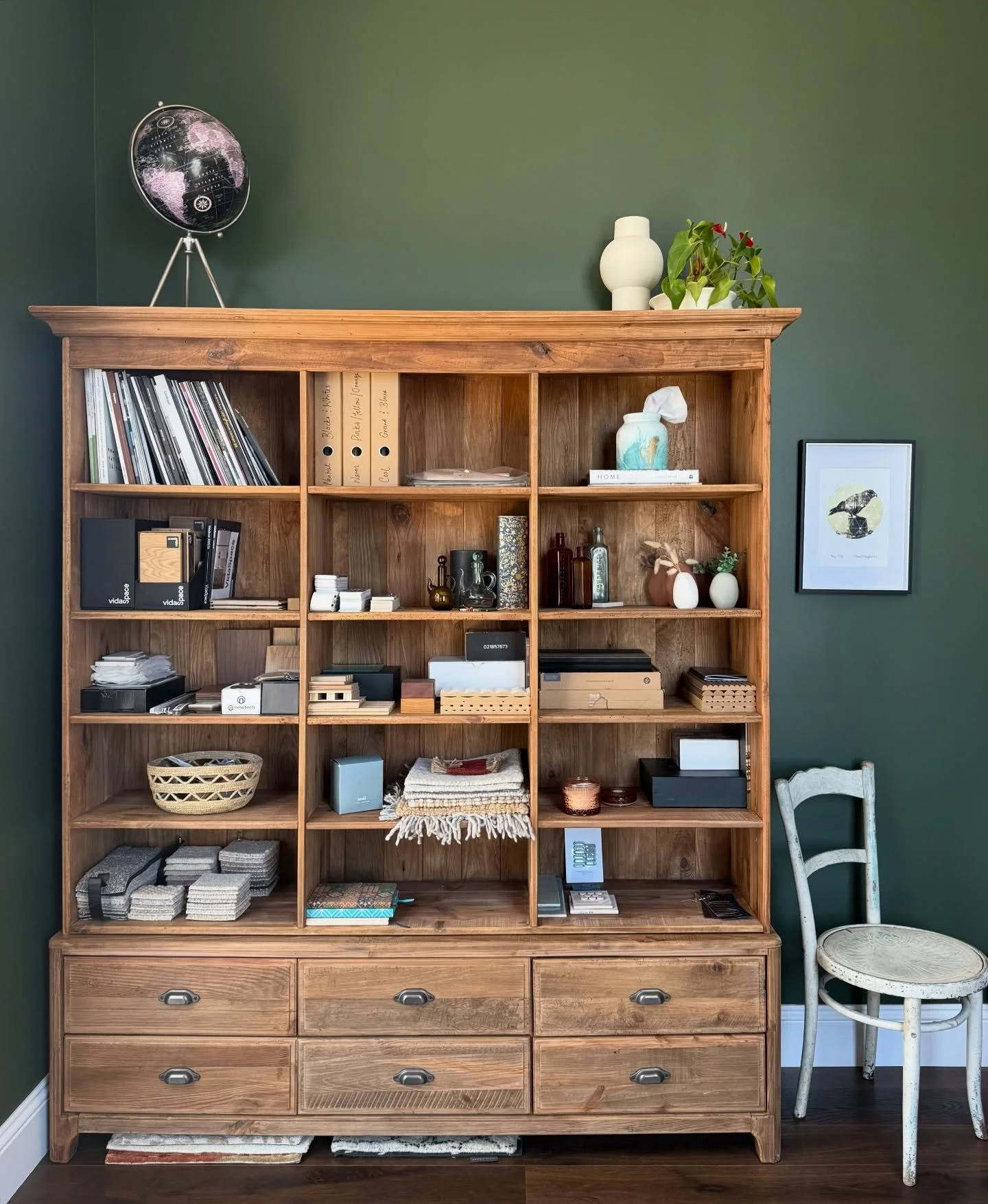 I&rsquo;m finally in my office! After what feels like a lifetime of working in the living room I&rsquo;m in and it feels sooooo good! 

I&rsquo;ll share more pics when I get time (and hunt through for some before snaps) but this room has had a millio