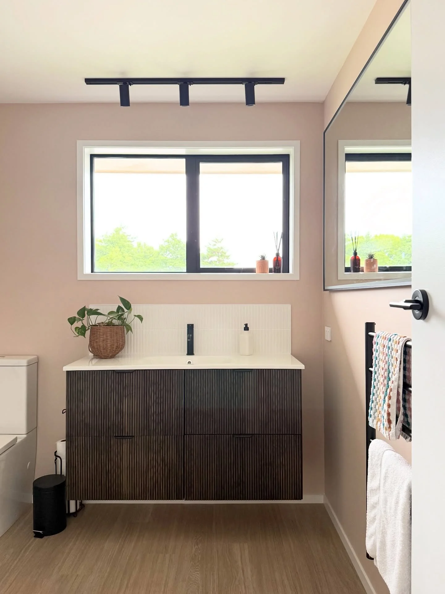 Quiet on the socials while the school holiday juggle continues but I did manage to pop to this reno that was finished off at the end of last year to get some after snaps. 

This bathroom is completely transformed, swipe to see the before pics! We rem