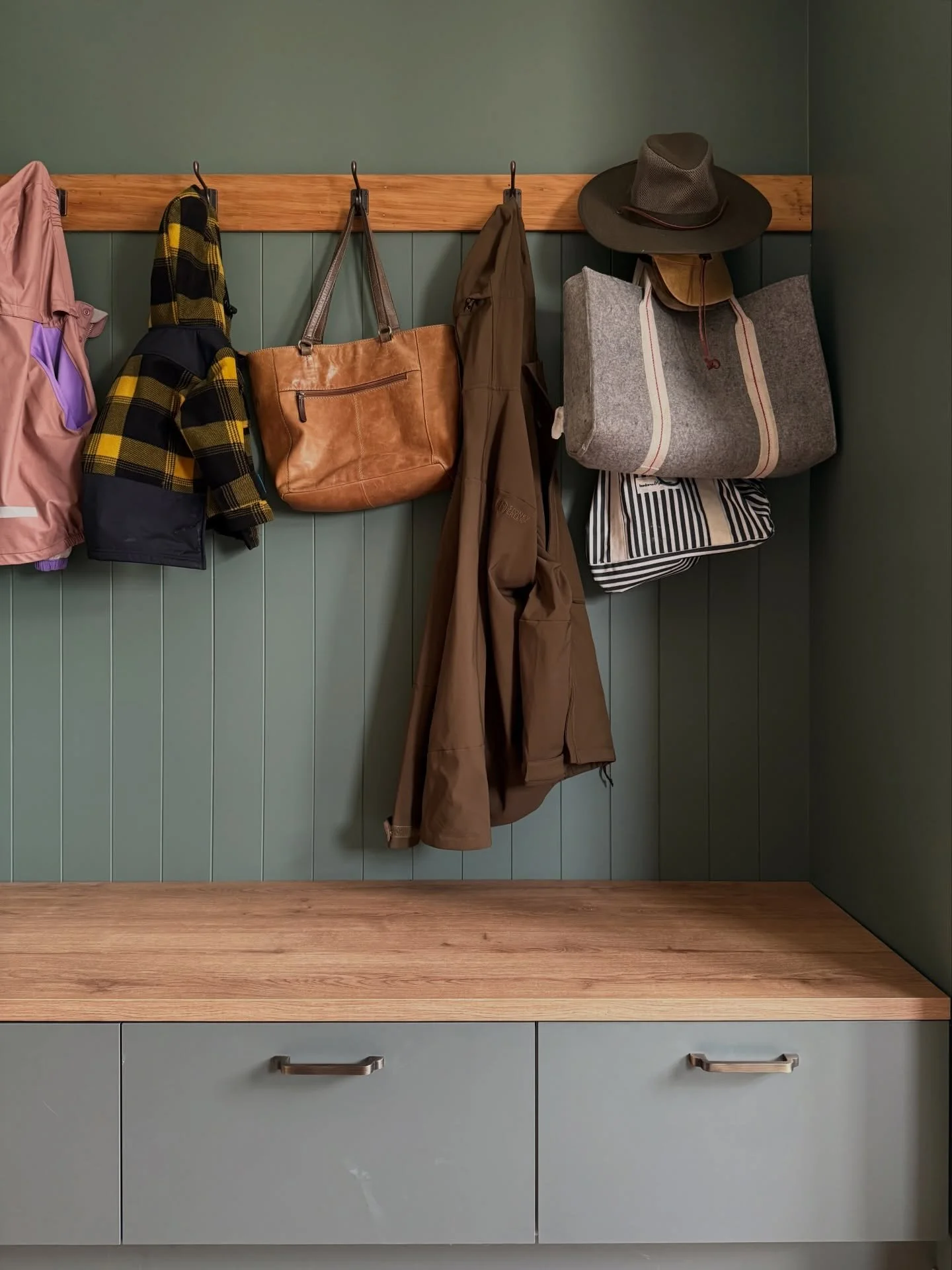 Just a wee sneak peek of this laundry glow up from last year. We got it up and functioning before their newest addition arrived now we&rsquo;re just sorting the back splash which is the final touch. 

So stoked they were on board with painting the wa