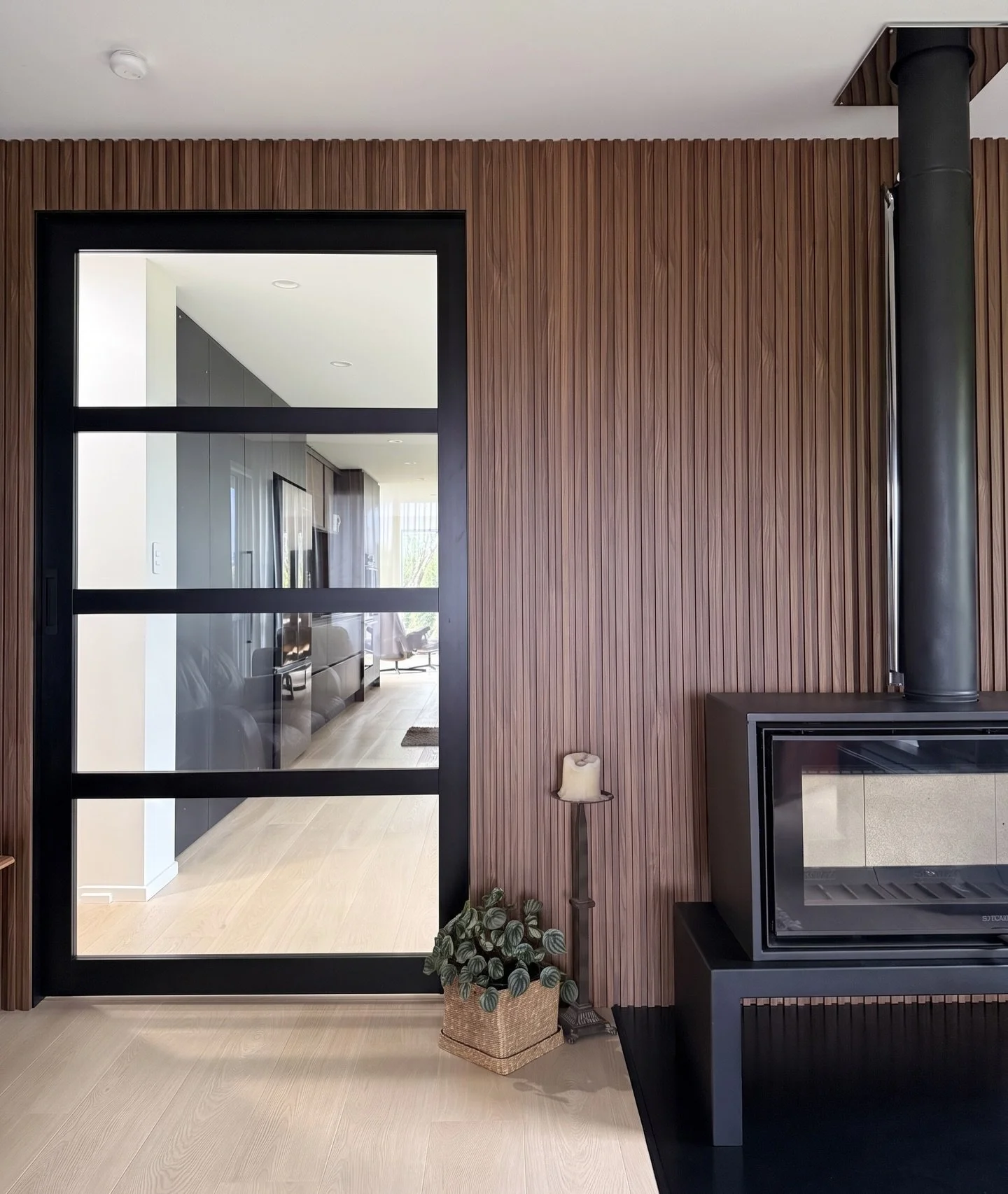 Brrrrr fire season sure has arrived with a bang, or should I say howl of wind. Wish I could see this bad boy lit up as I&rsquo;m sure it is today, but it was lovely and warm when I popped in to snap pics of this finished reno last week. 

I love so m