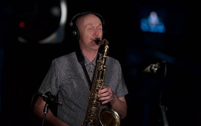 Leo Dale in his own studio...we think this recording his own song too! #roundaboutofdeath .
.
.
#oxocubans #wefostudios #wefo #recording #studio #sessionmusician #sax #saxophone