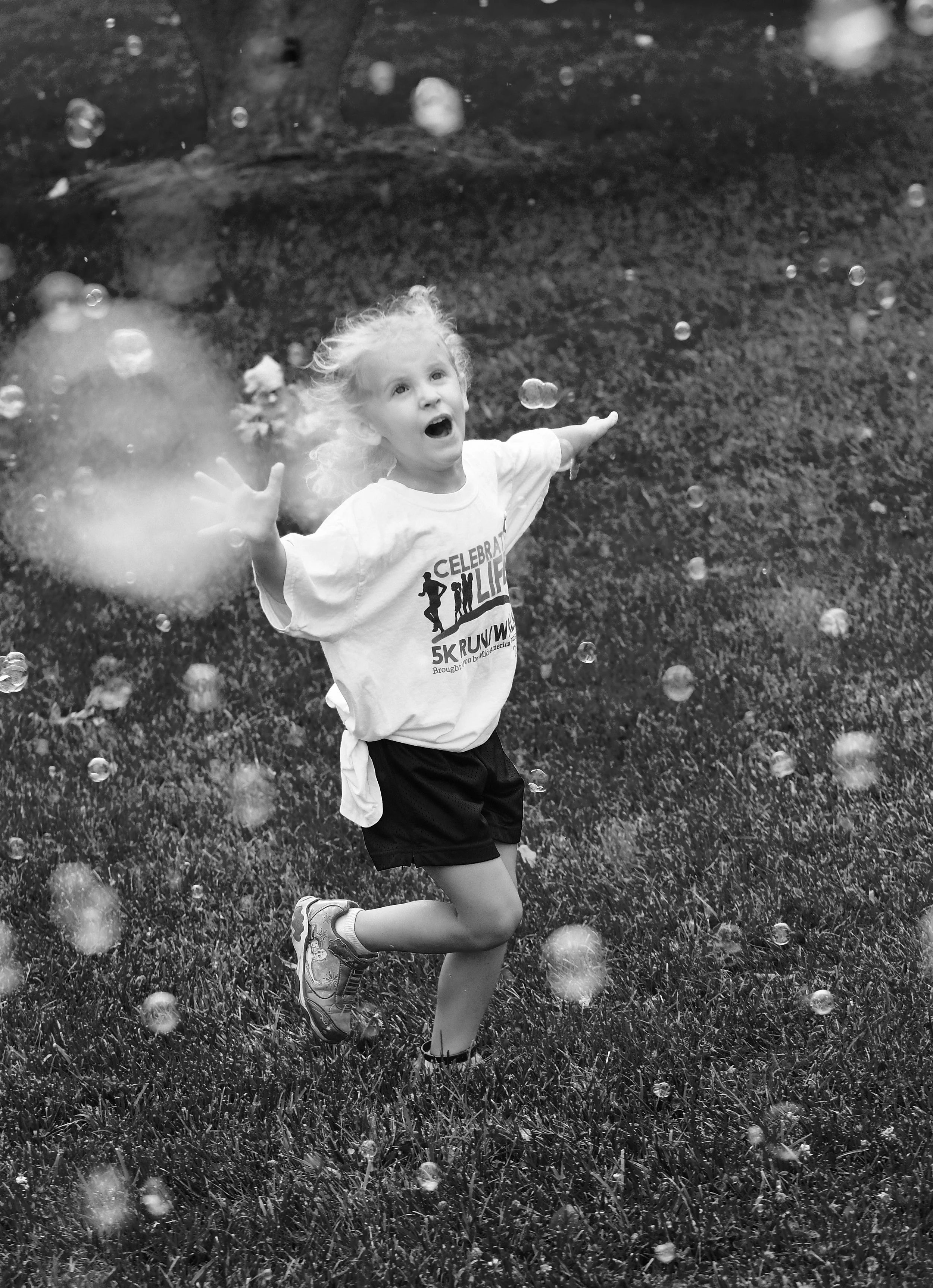 BW Bubble girl.jpg
