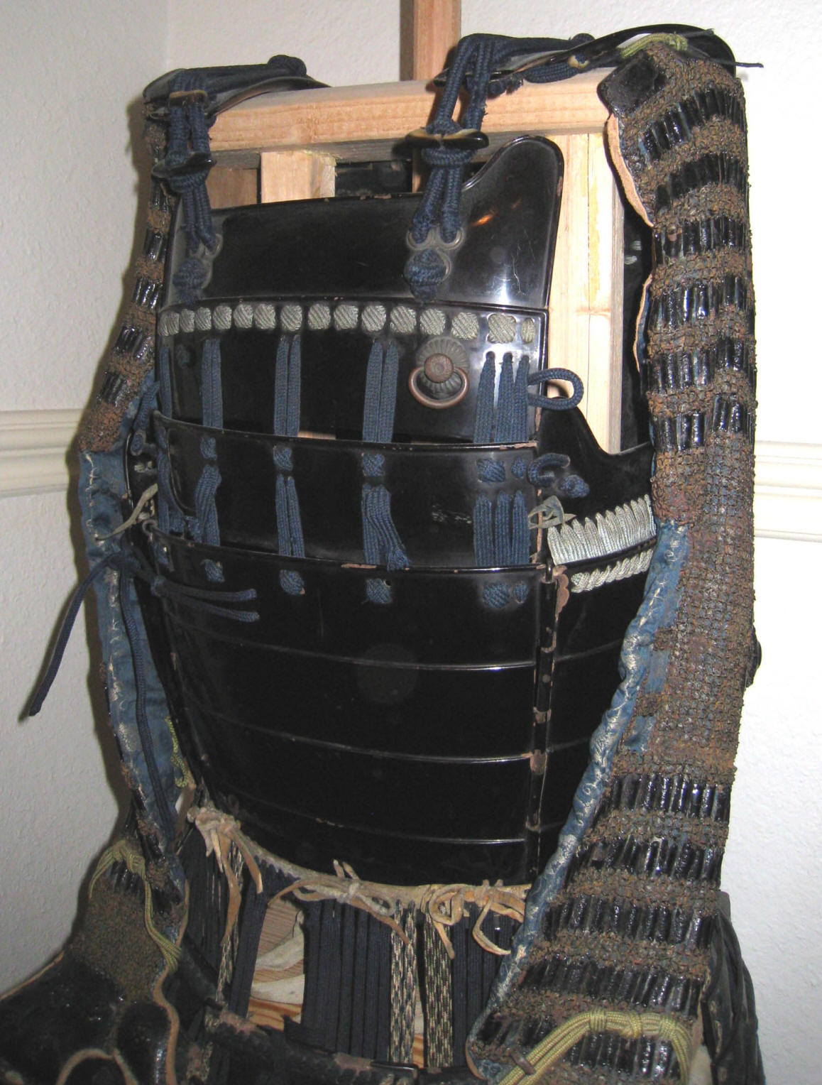 ARMOR 01 E.jpg