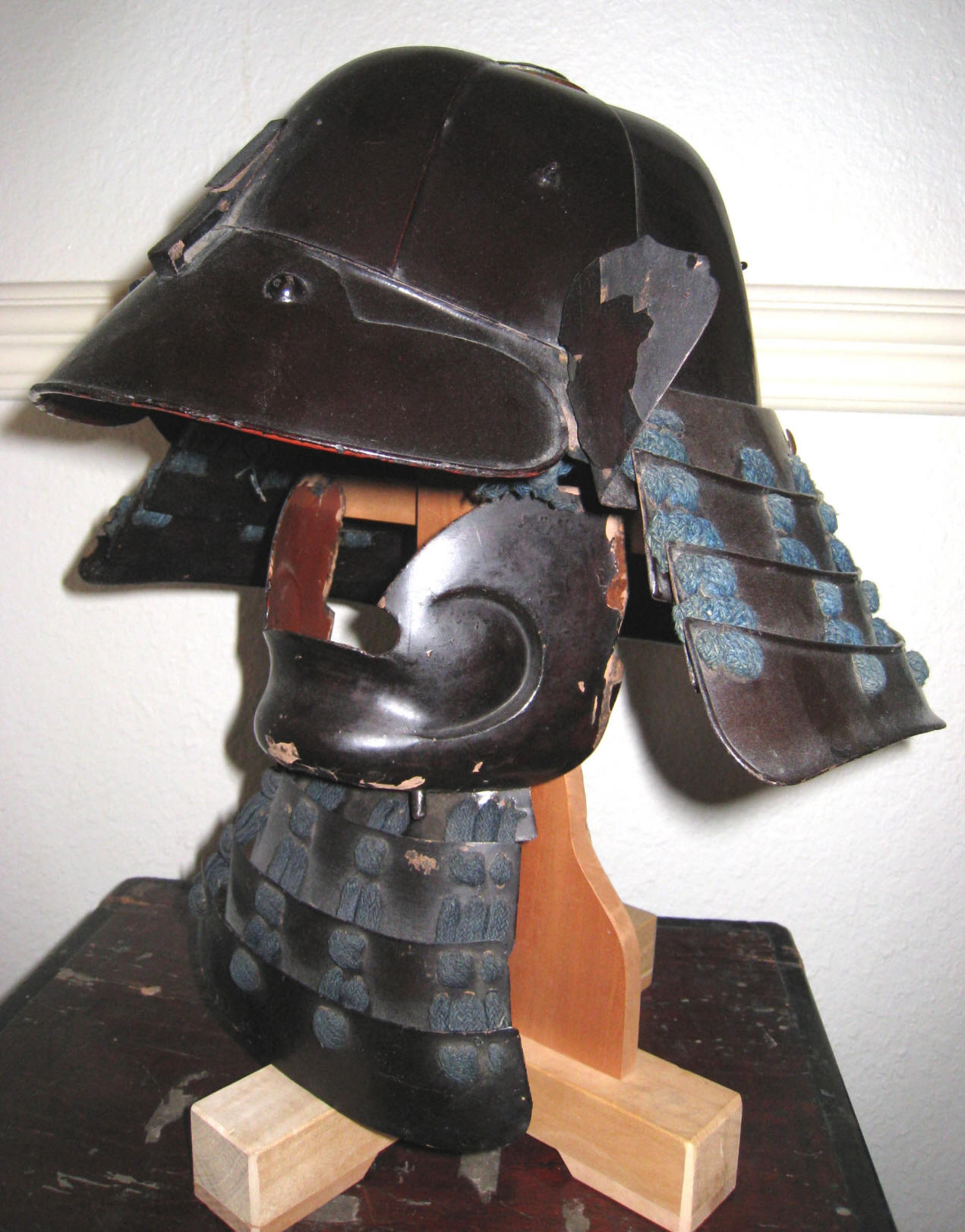 ARMOR 01 J.jpg