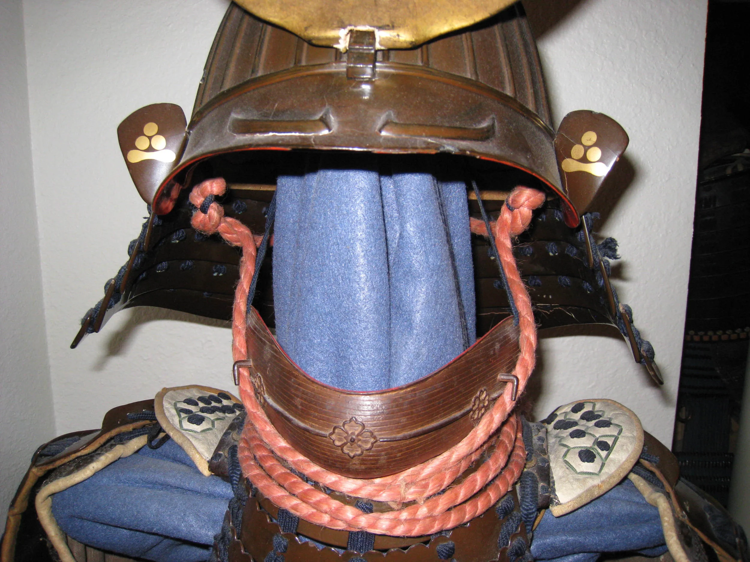 ARMOR 02 G.jpg