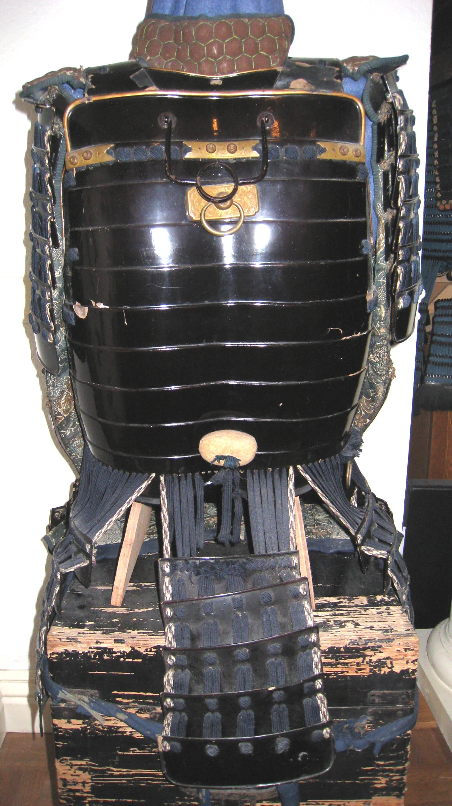 ARMOR 04 E.jpg