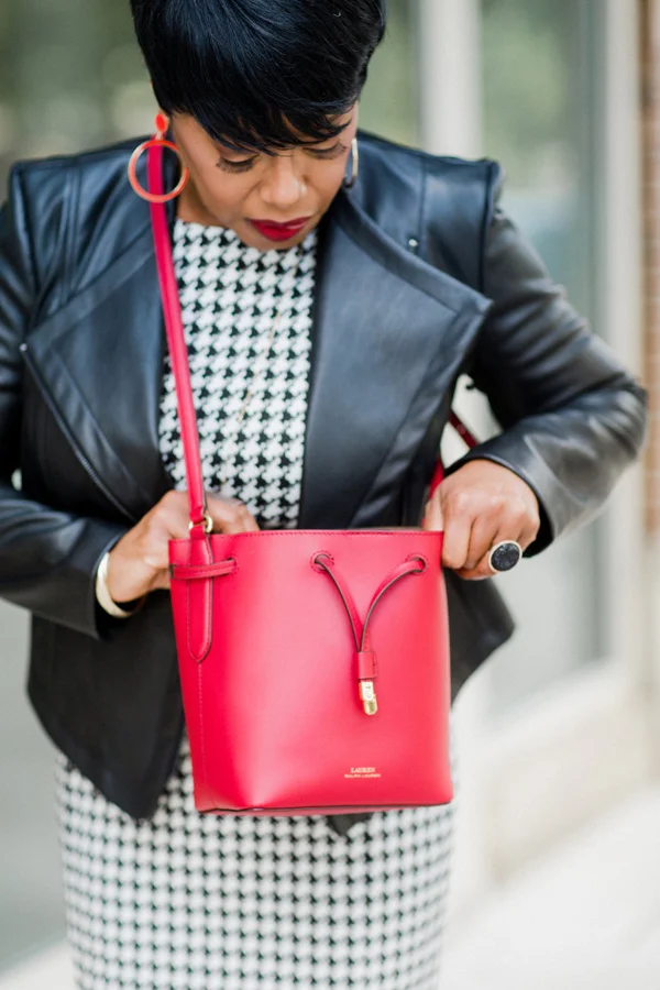 red-lipstick-red-handbag.jpg