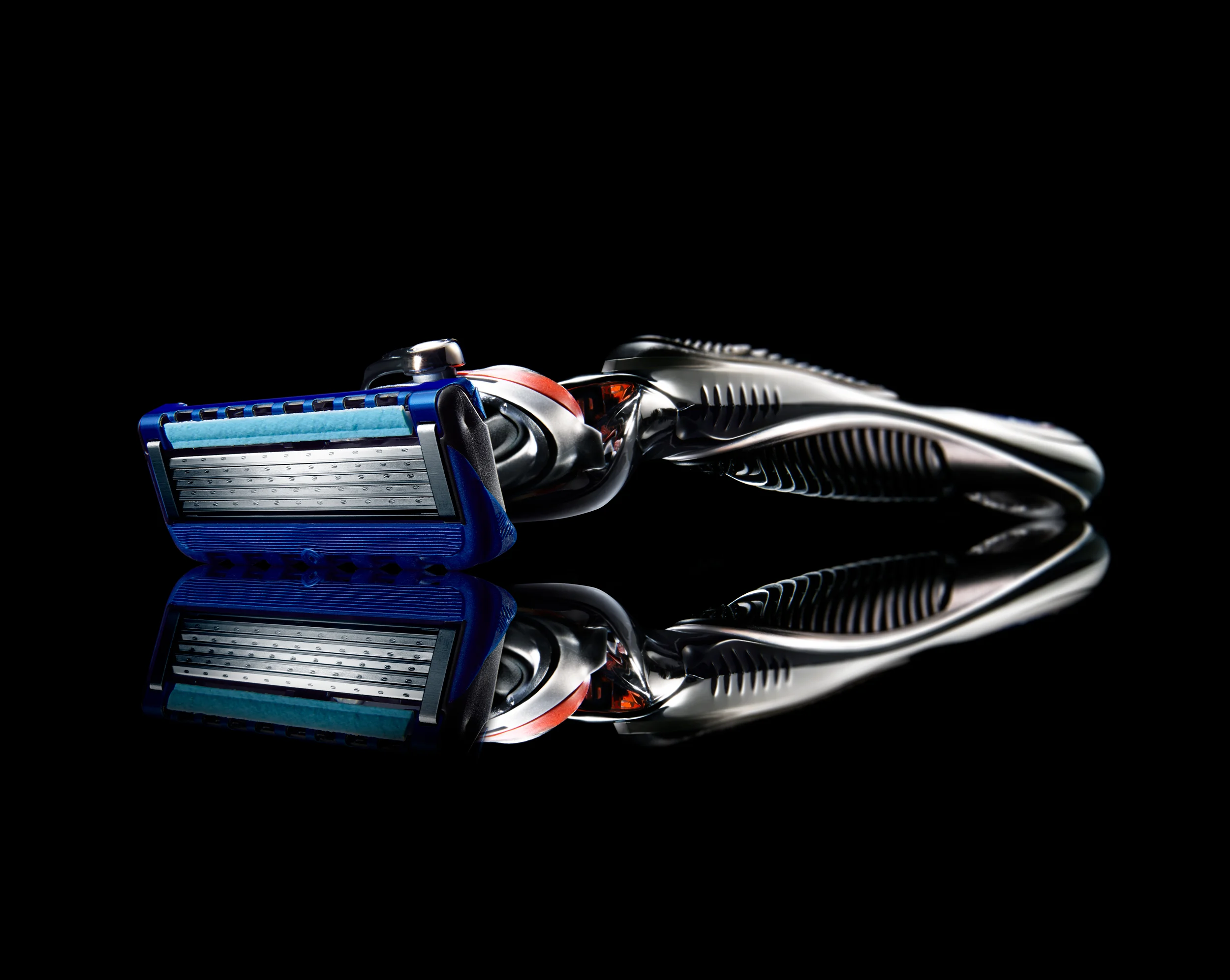 7_Razor_Black_OnBlackPlexi.jpg