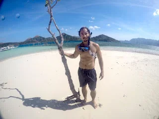 5 Essential items for a traveler that trains (Guest Post by @gymsoftheworldofficial)