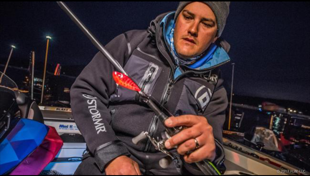 Blake wearing the Stormr Strykr suit on the FLW Tour. 📸- Flwfishing 