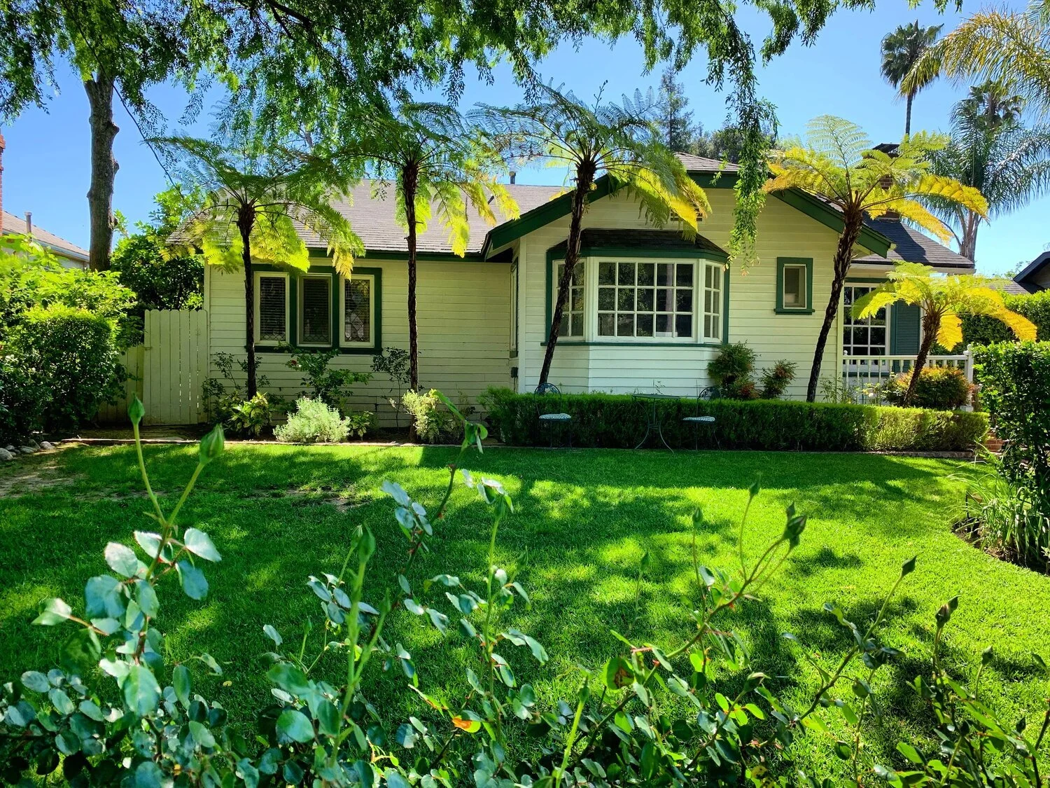 Explore by Foot - Bungalow Heaven