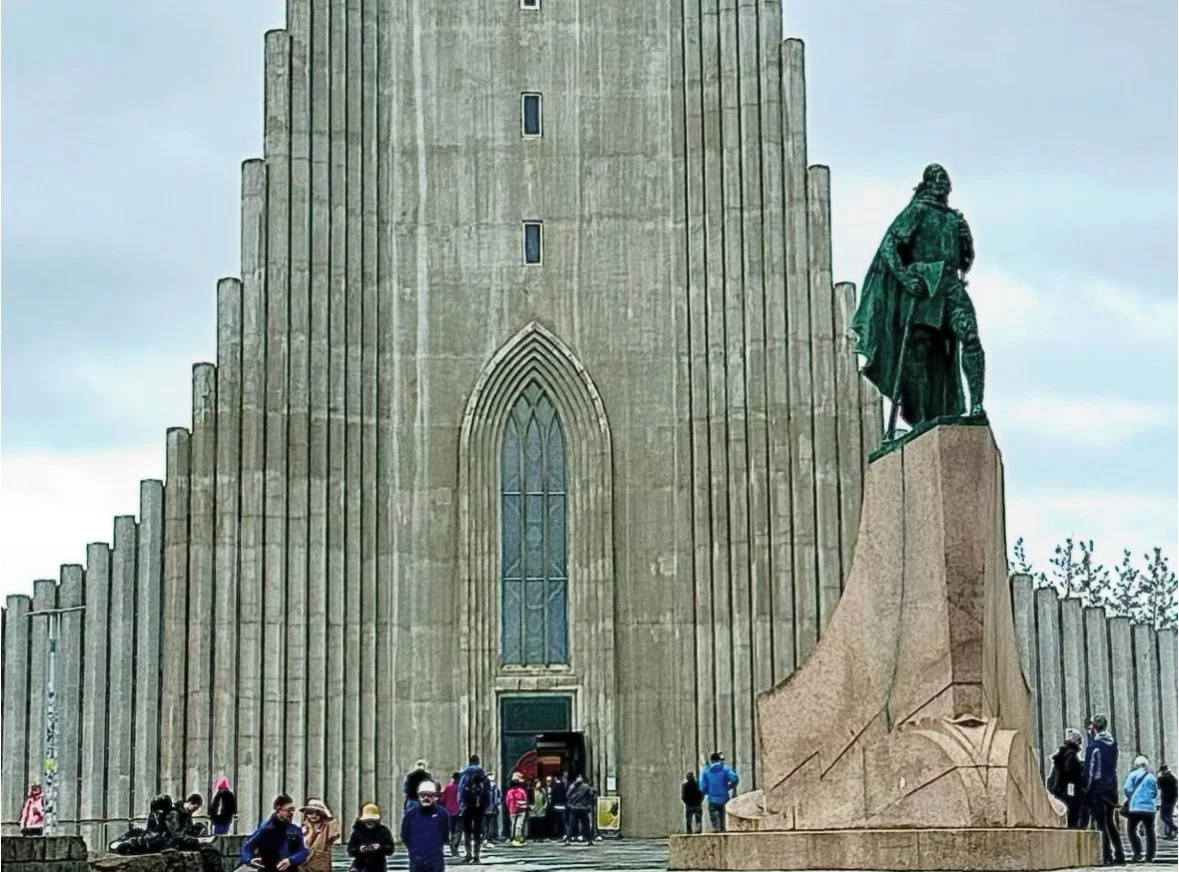 Travel - Hallgrimskirkja Church (Reykjavik, Iceland)