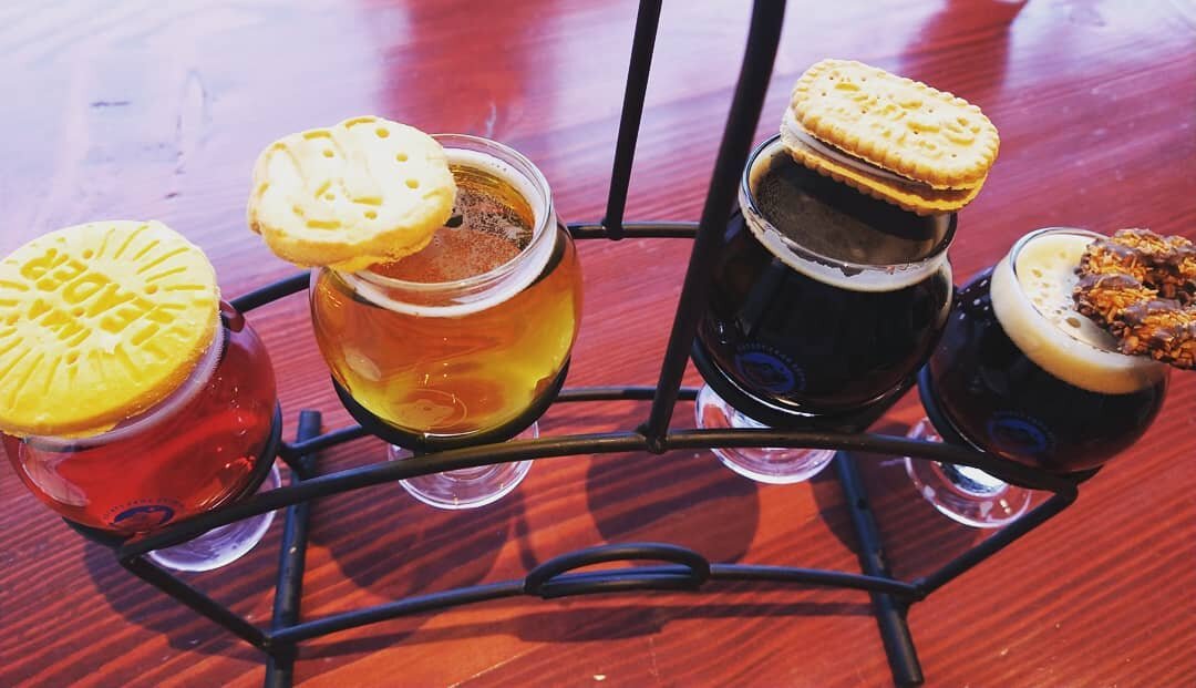 Yum! 🍪🍻 @rocketfrogbrewing  really did it right with their Beer &amp; Cookies flight weekend Jan 22nd-24th ! Enjoying a flight on this brisk winter day.