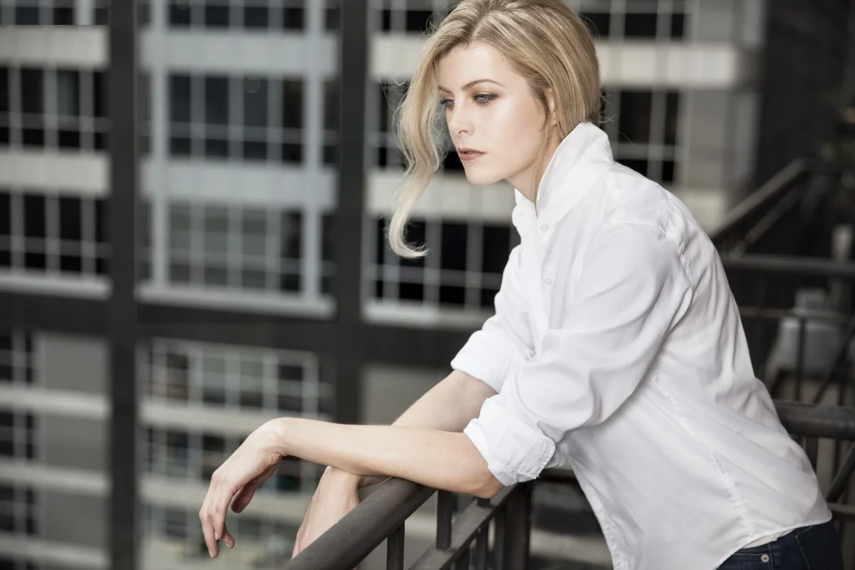 Danielle_balcony_JeanSweetPhoto.jpg