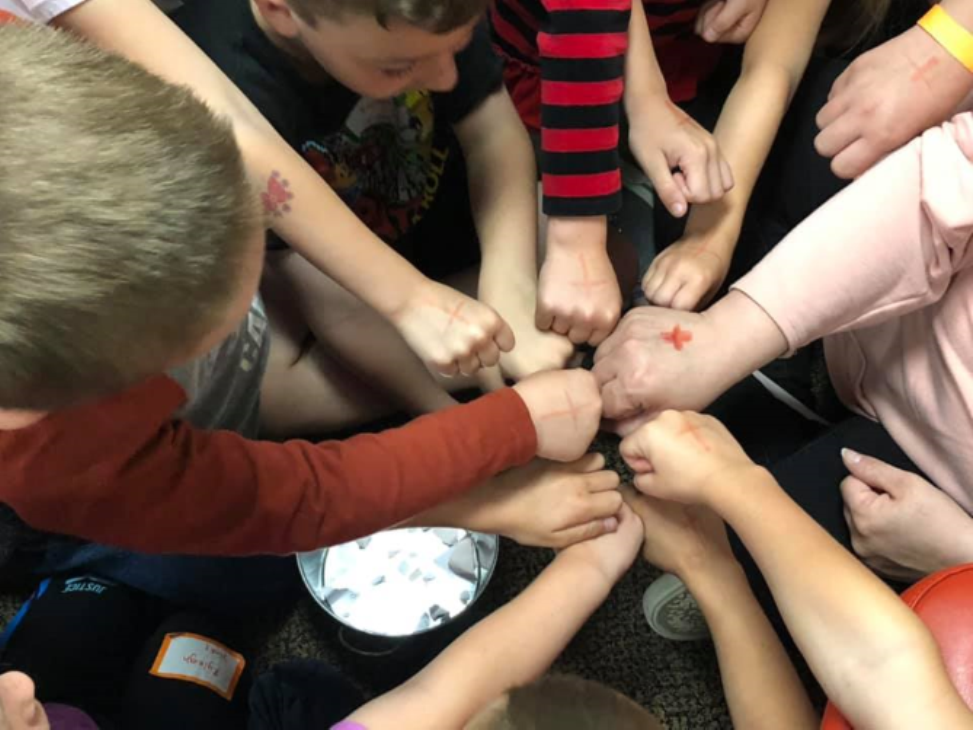 vbs hands.png