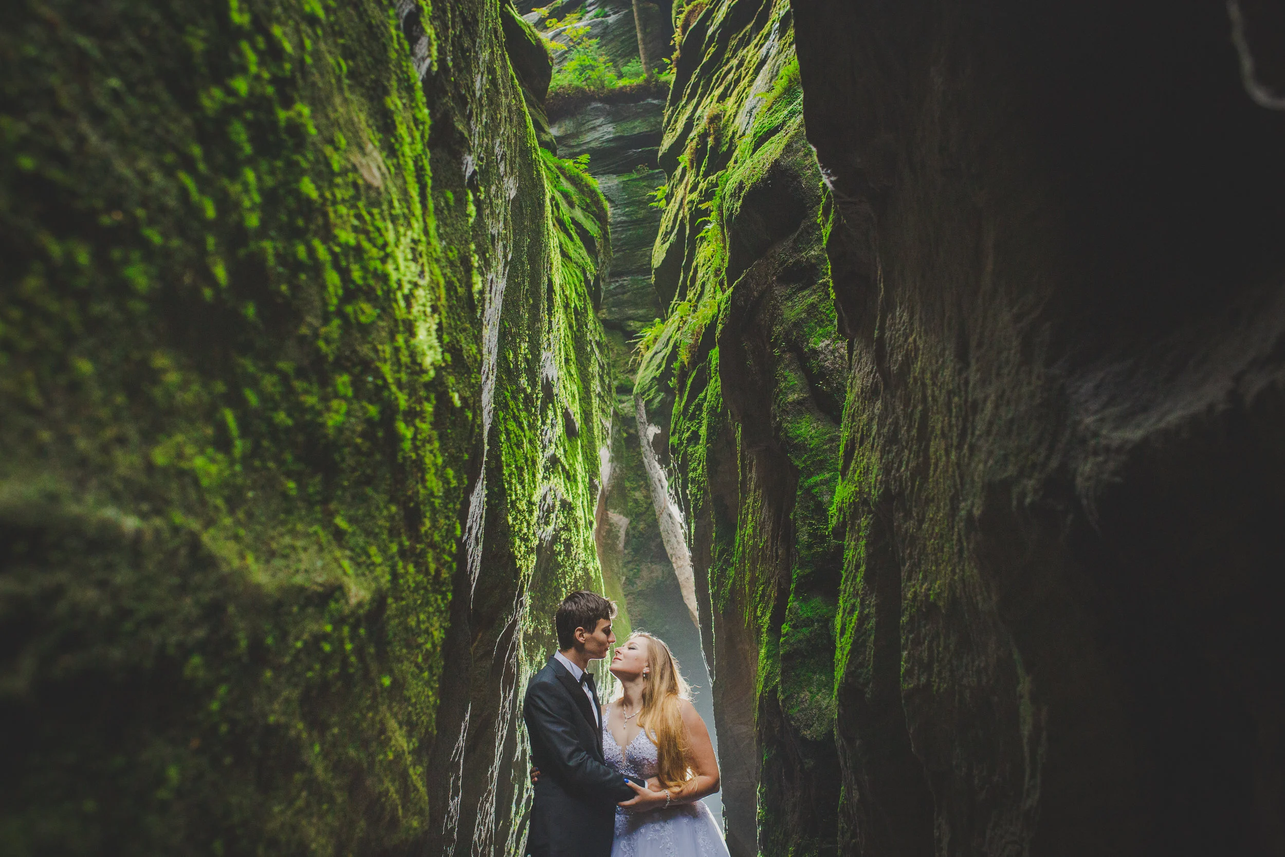 Marta i Michał sesja plenerowa w Skalnym Mieście 