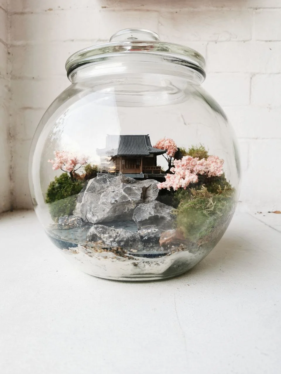 Japanese Temple in Xtra Large Moss Bowl