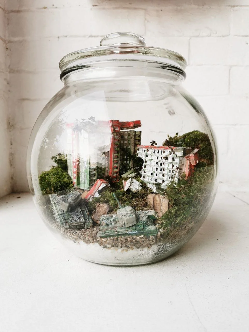 Post Apocalyptic Singapore in Xtra Large Moss Bowl