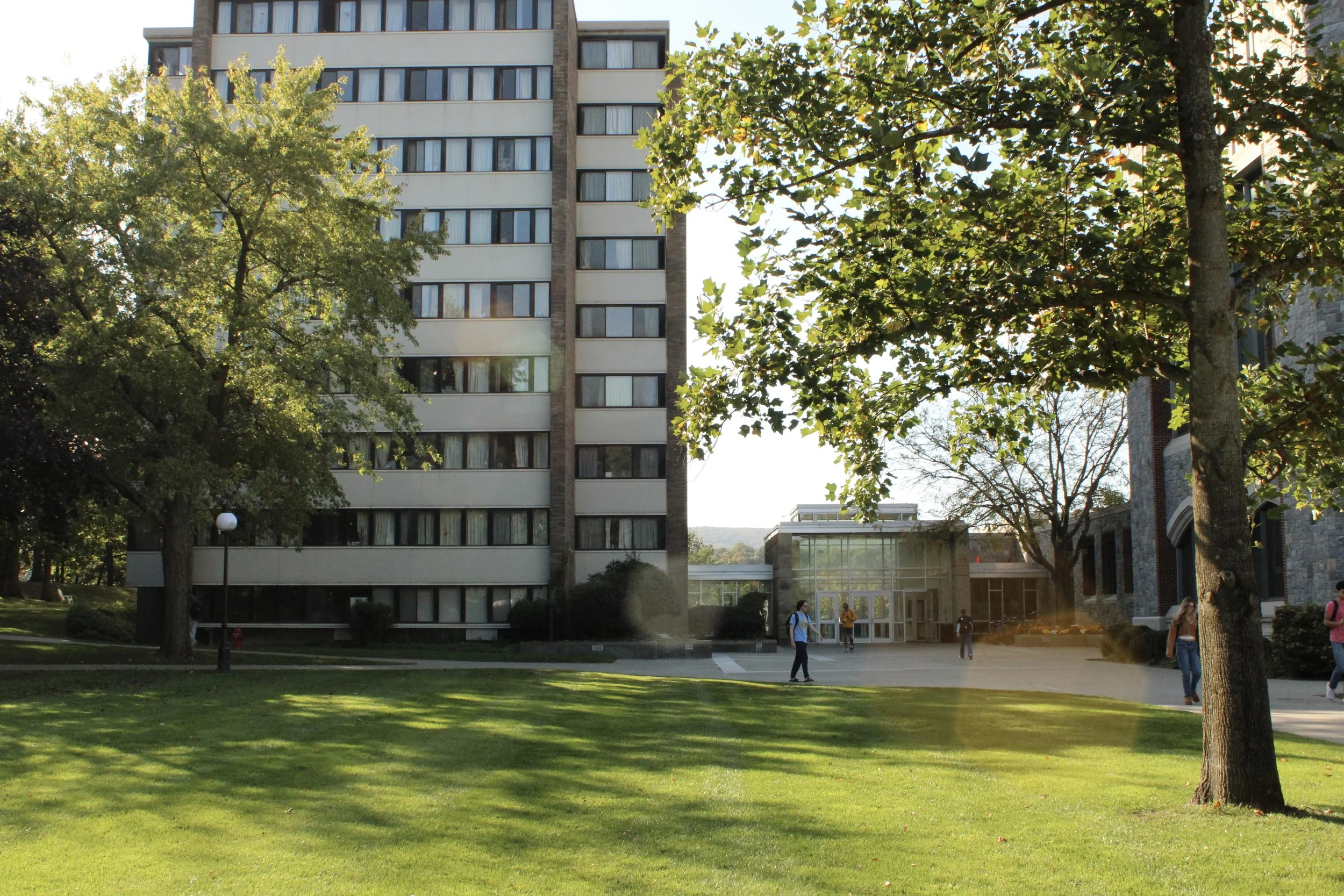 Large Freshman Class Forces Double Rooms into Triples