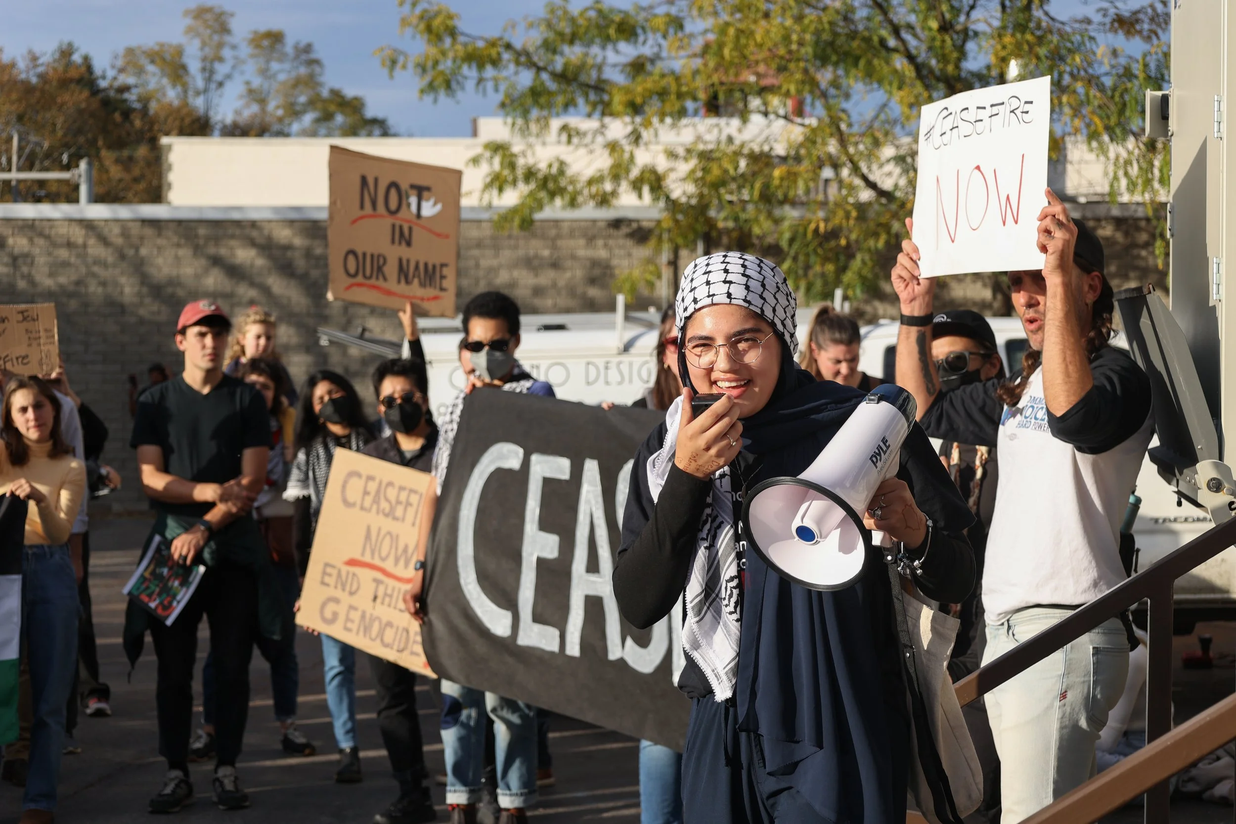 Palestinian &amp; Jewish Locals Rally for Ceasefire