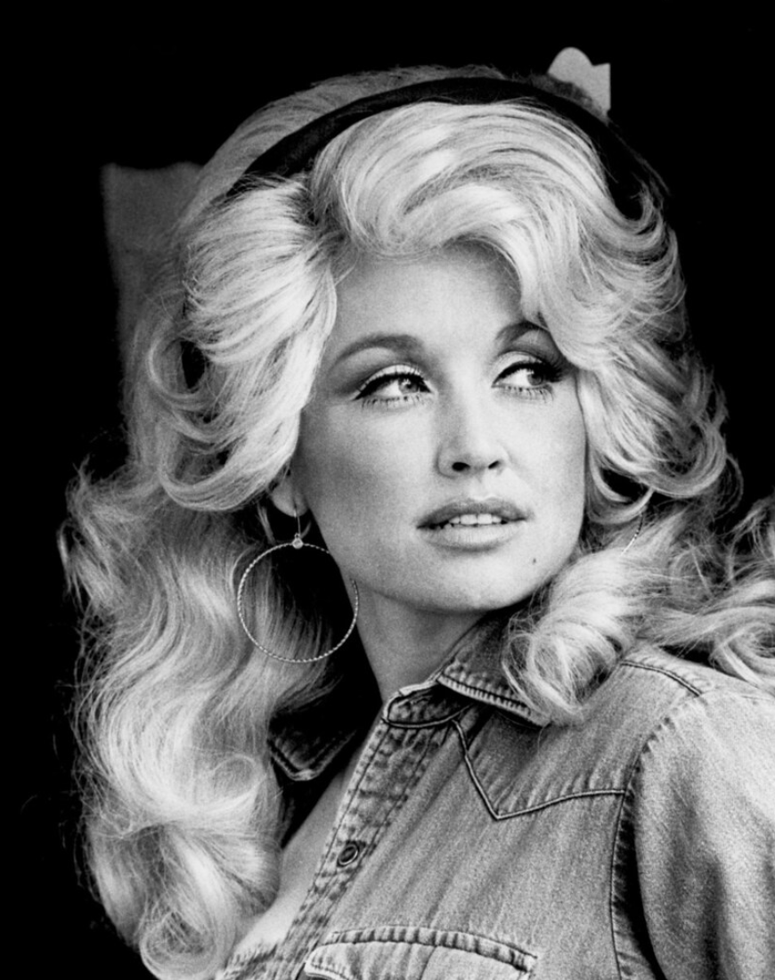 Dolly Parton, the Queen of Country, Passes at 80