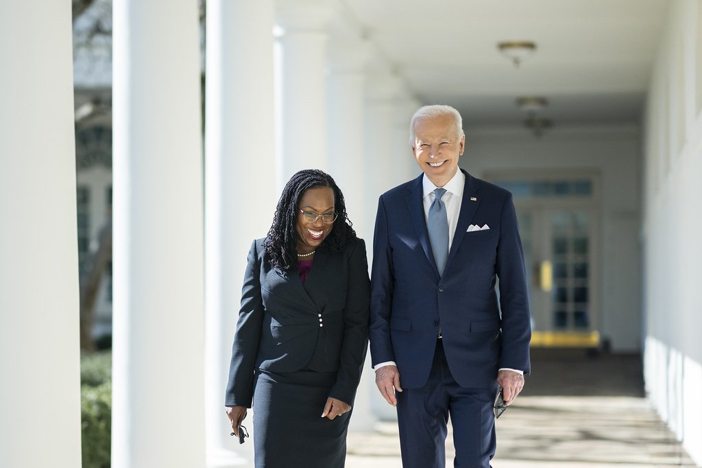 Senate Confirms Ketanji Brown Jackson as First Black Woman to Serve on U.S.  Supreme Court