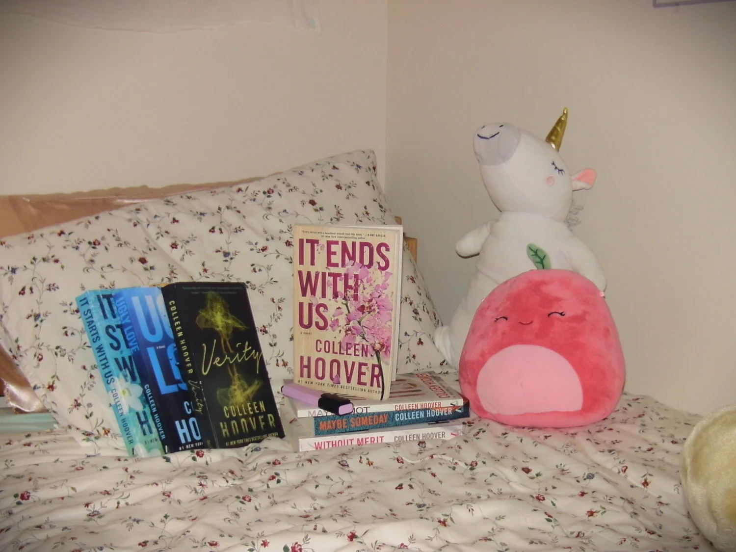 The Colleen Hoover Controversy — MARIST CIRCLE