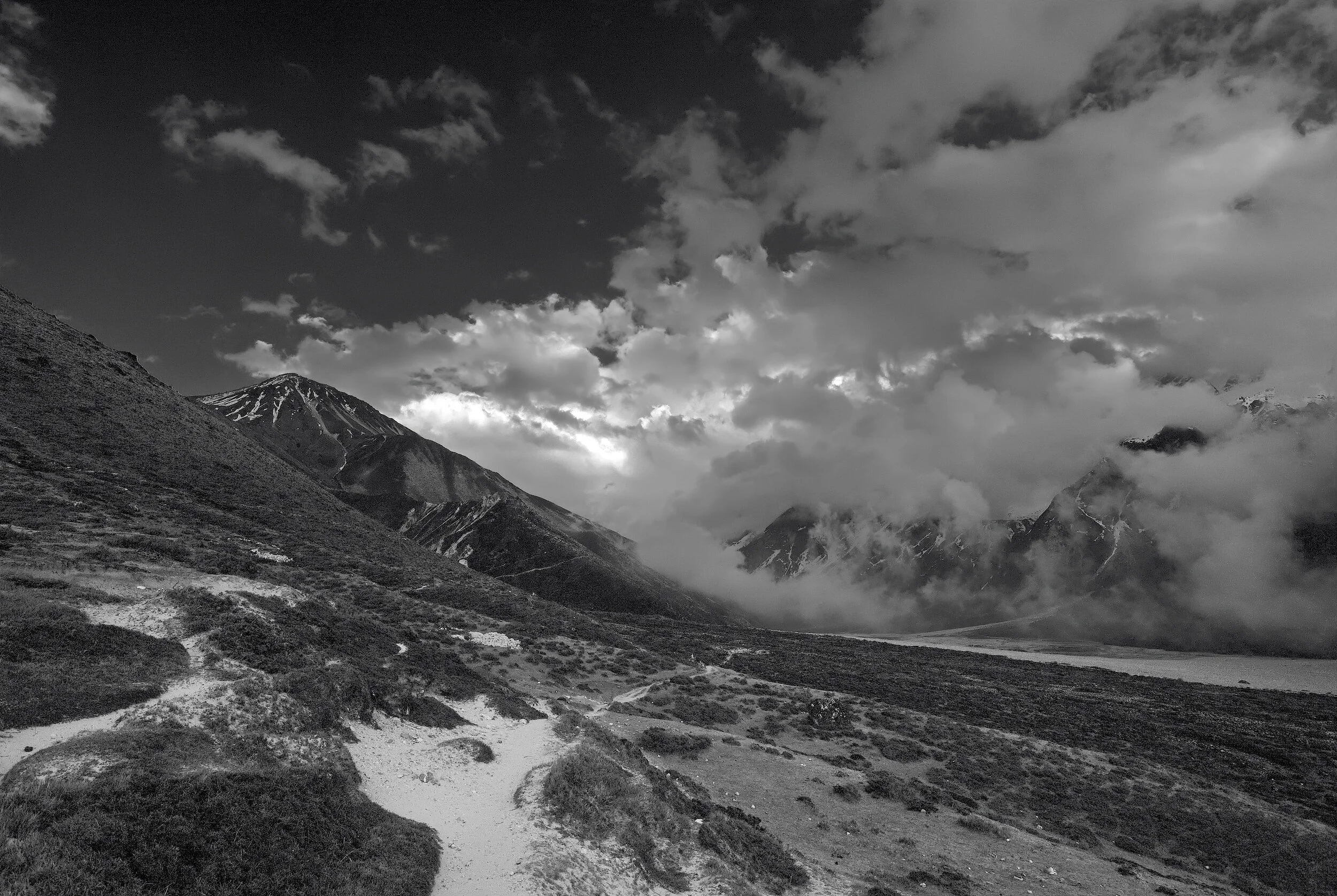 2-2 Brooding mountain II BW.jpg