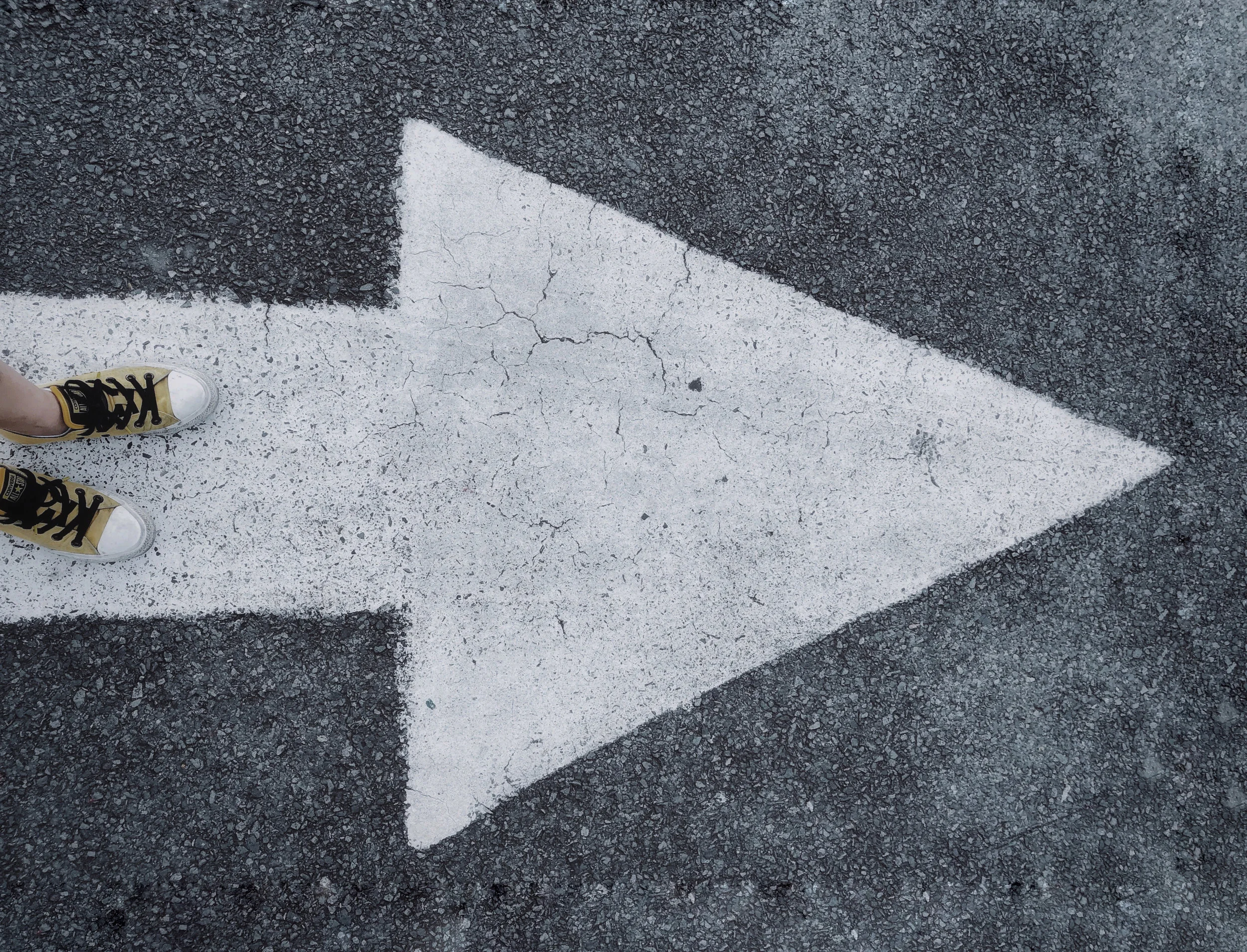 arrow-asphalt-direction-1745766.jpg