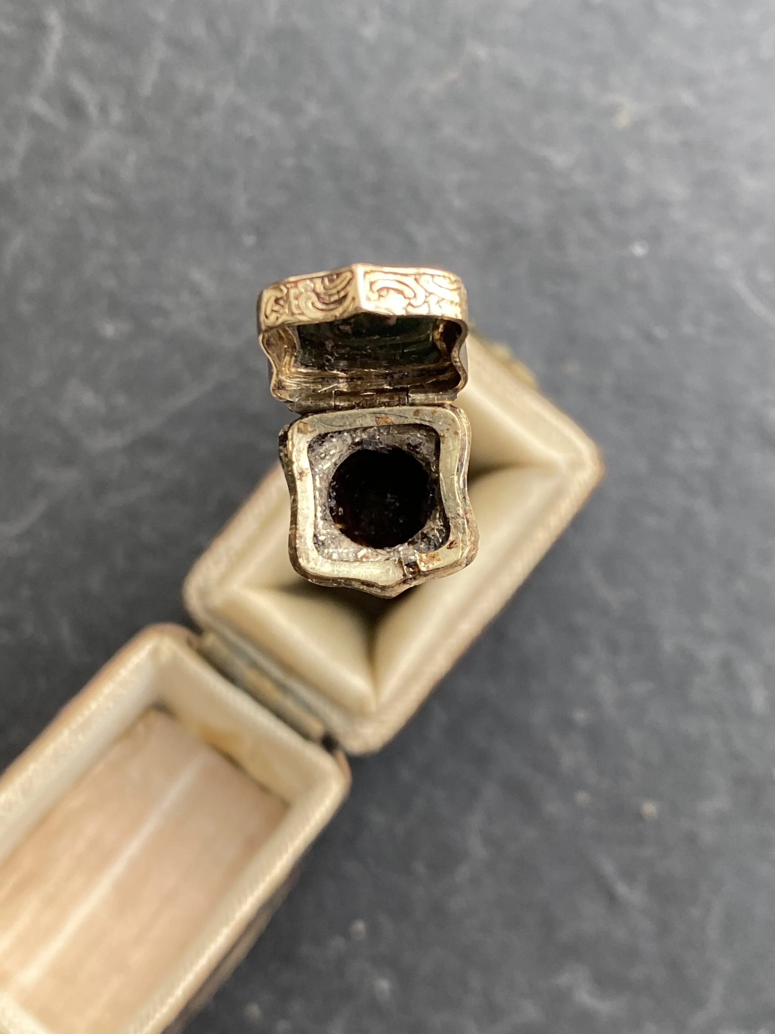 3B466031-1366-45B7-B141-1EEF3CF2310B