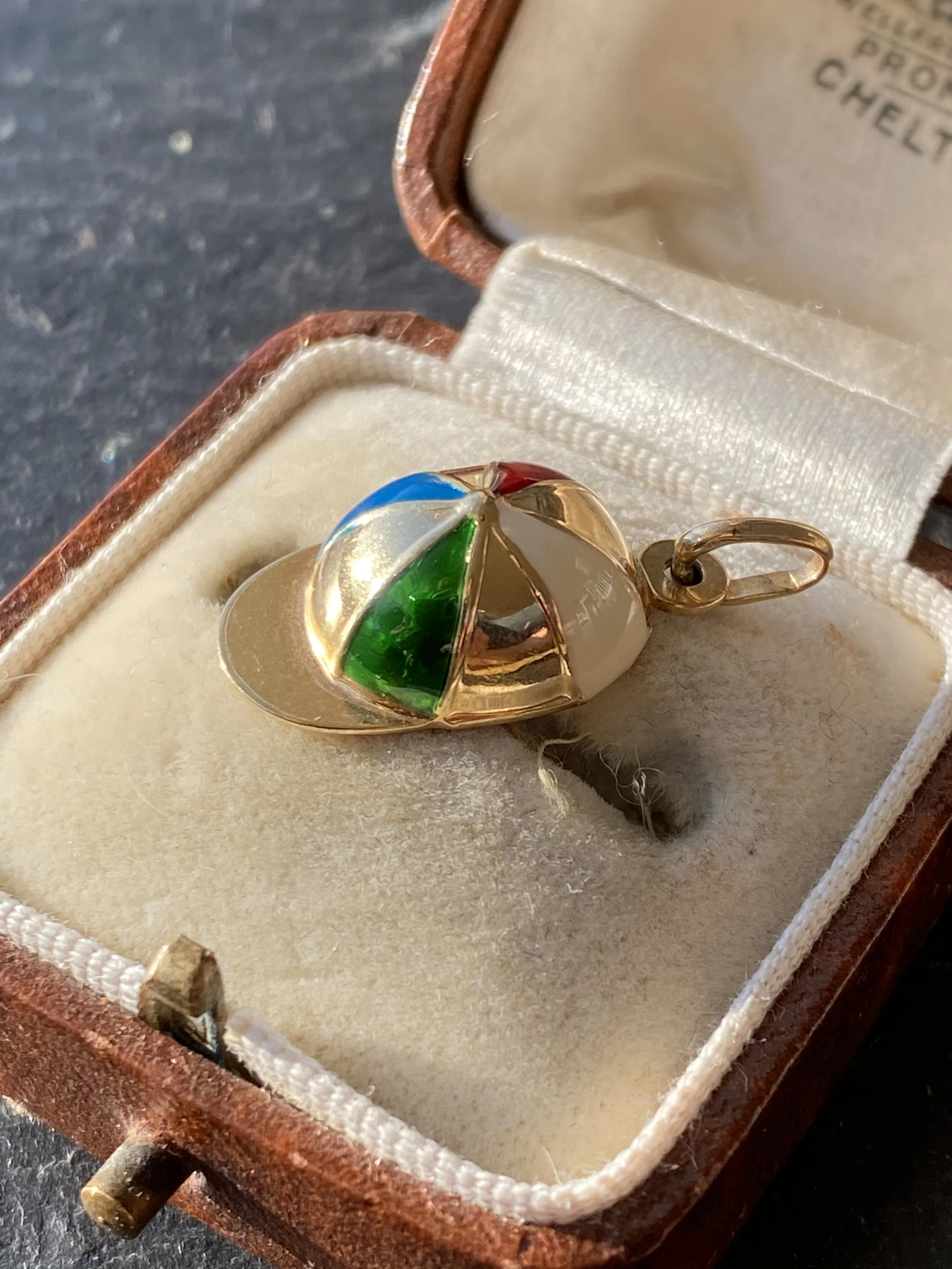 6EDEB175-970D-4ADB-921D-CC2581E49F62