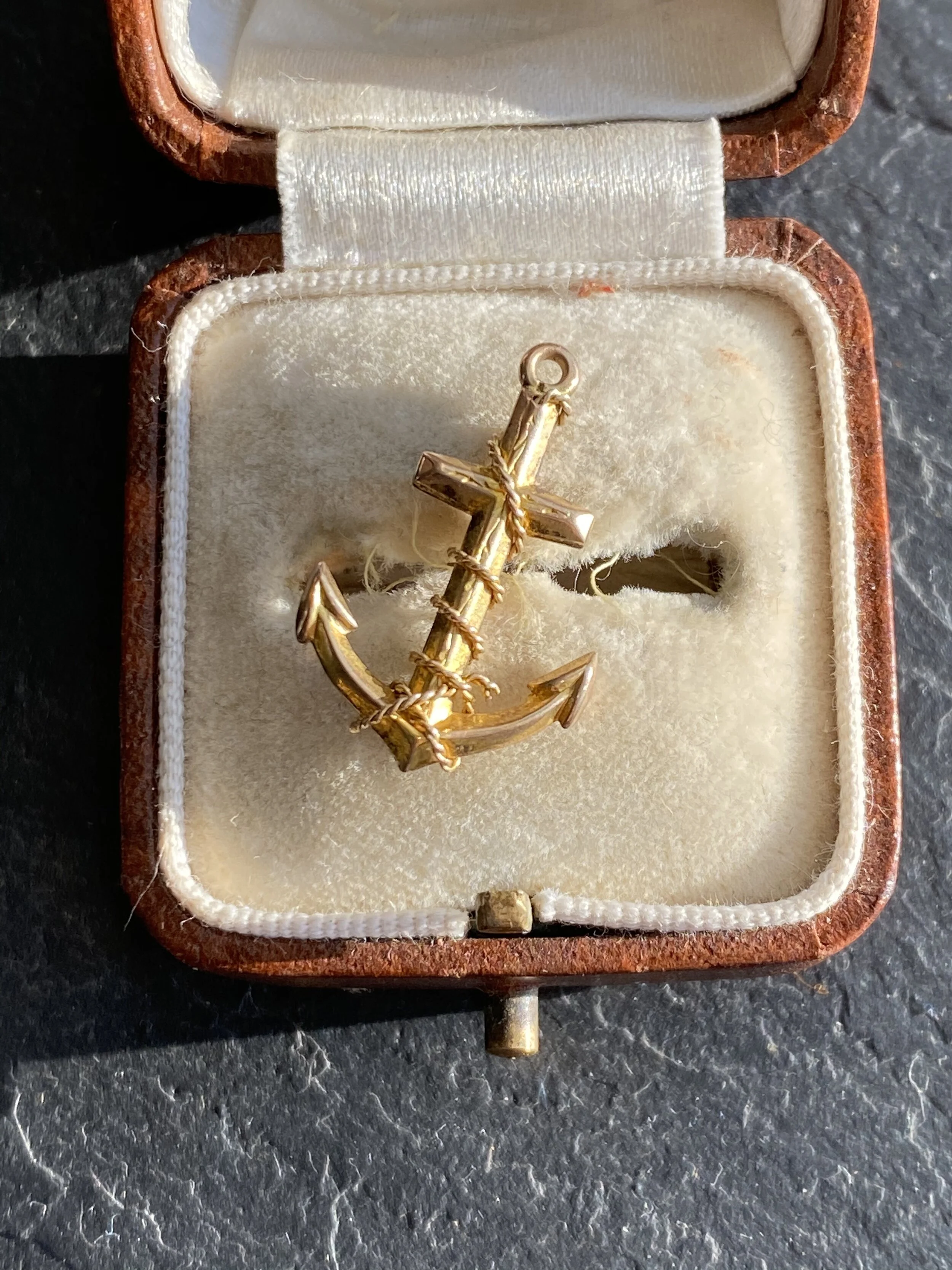 7814DB36-D259-401C-B9A2-CCA7C9E4DF5B