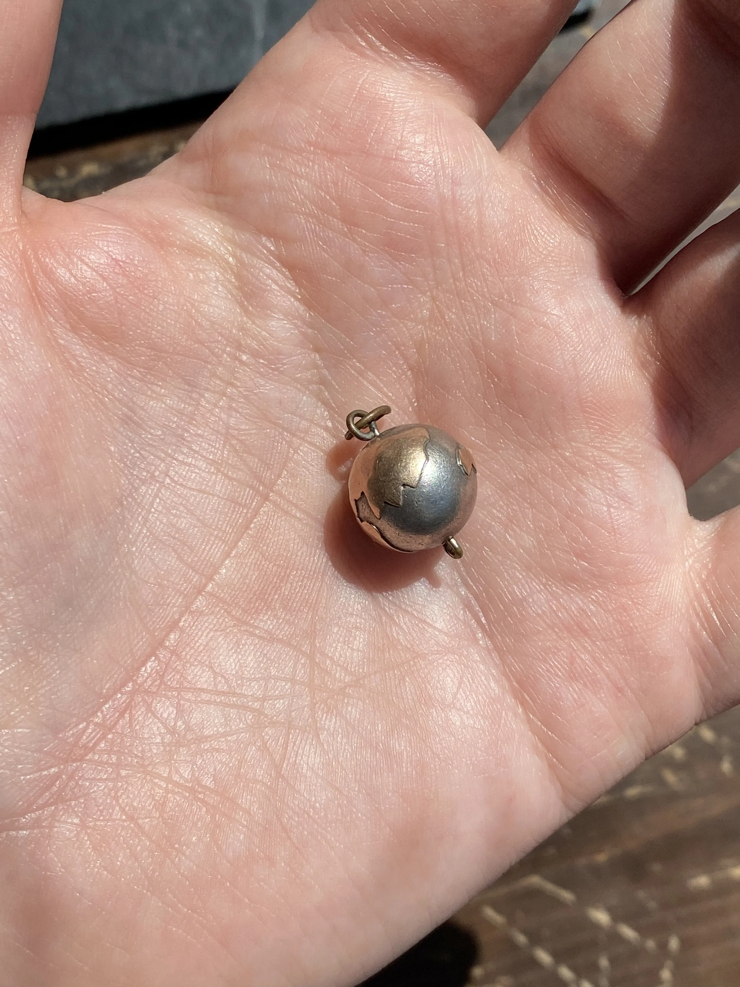 70983696-C6C2-4FB2-8962-602B6CBB8B34