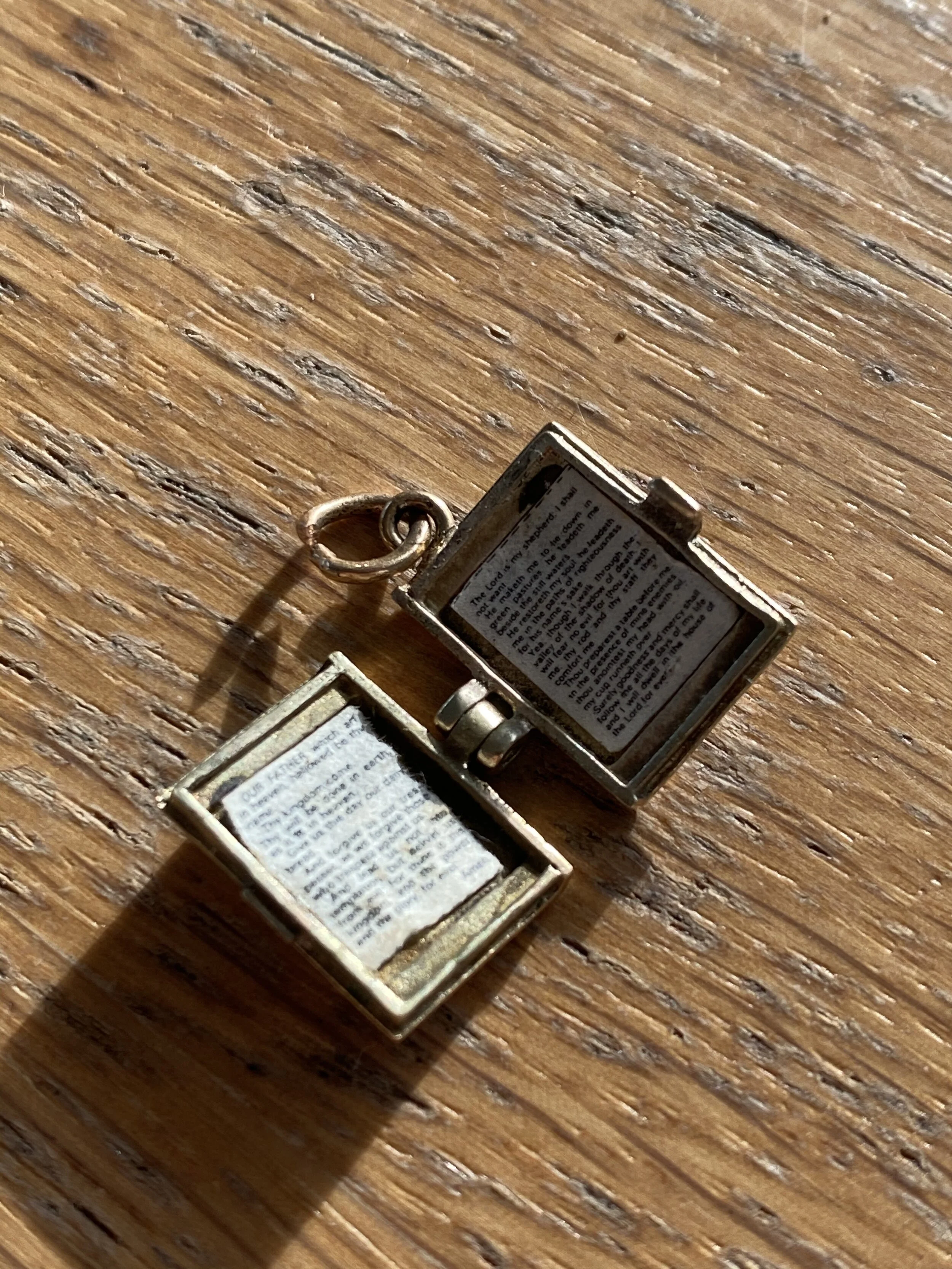 FA49B282-2D61-494F-8DDE-35715B62B1FA