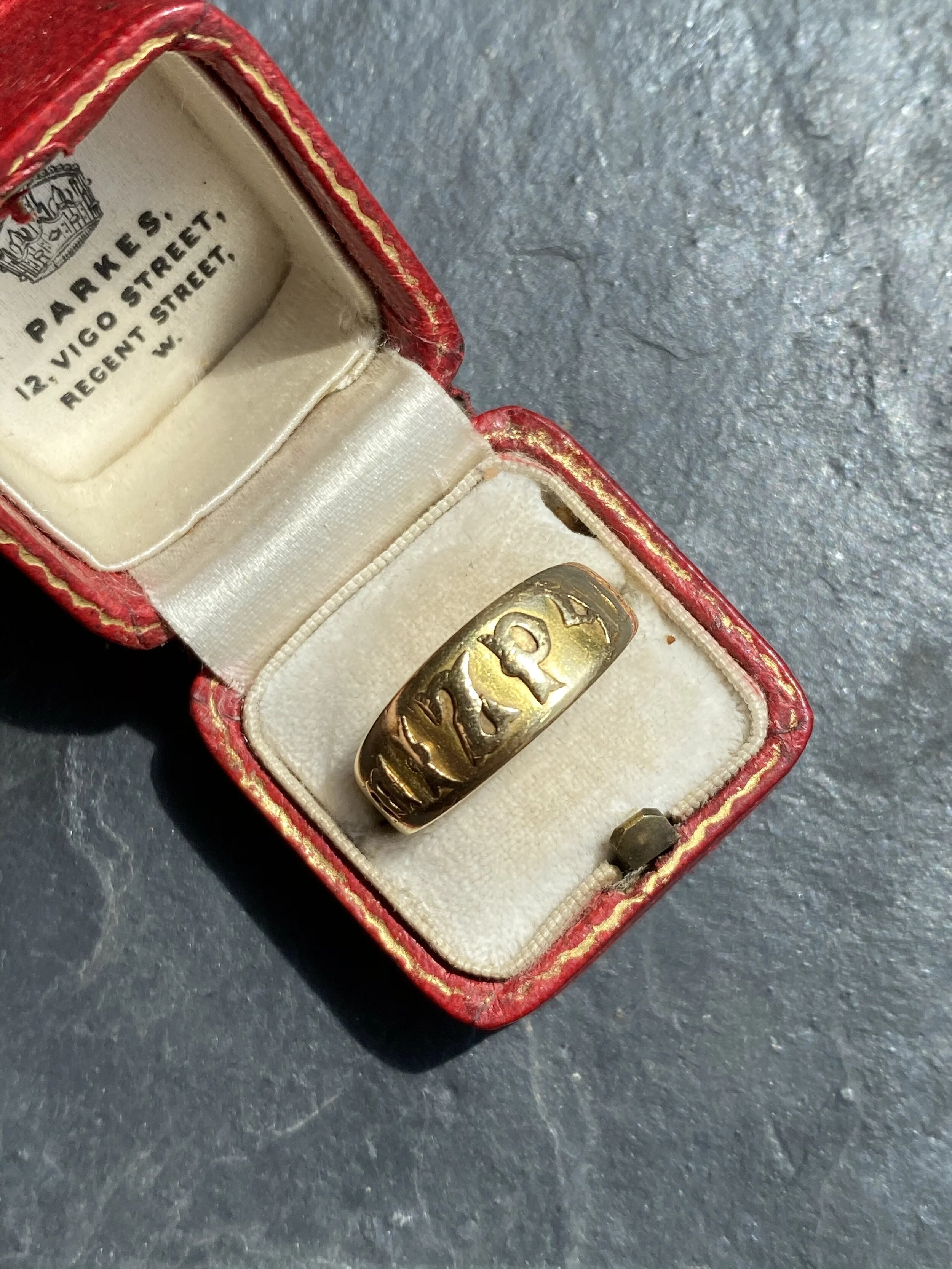 80AD404E-49C1-452A-BDD9-ADD968598344