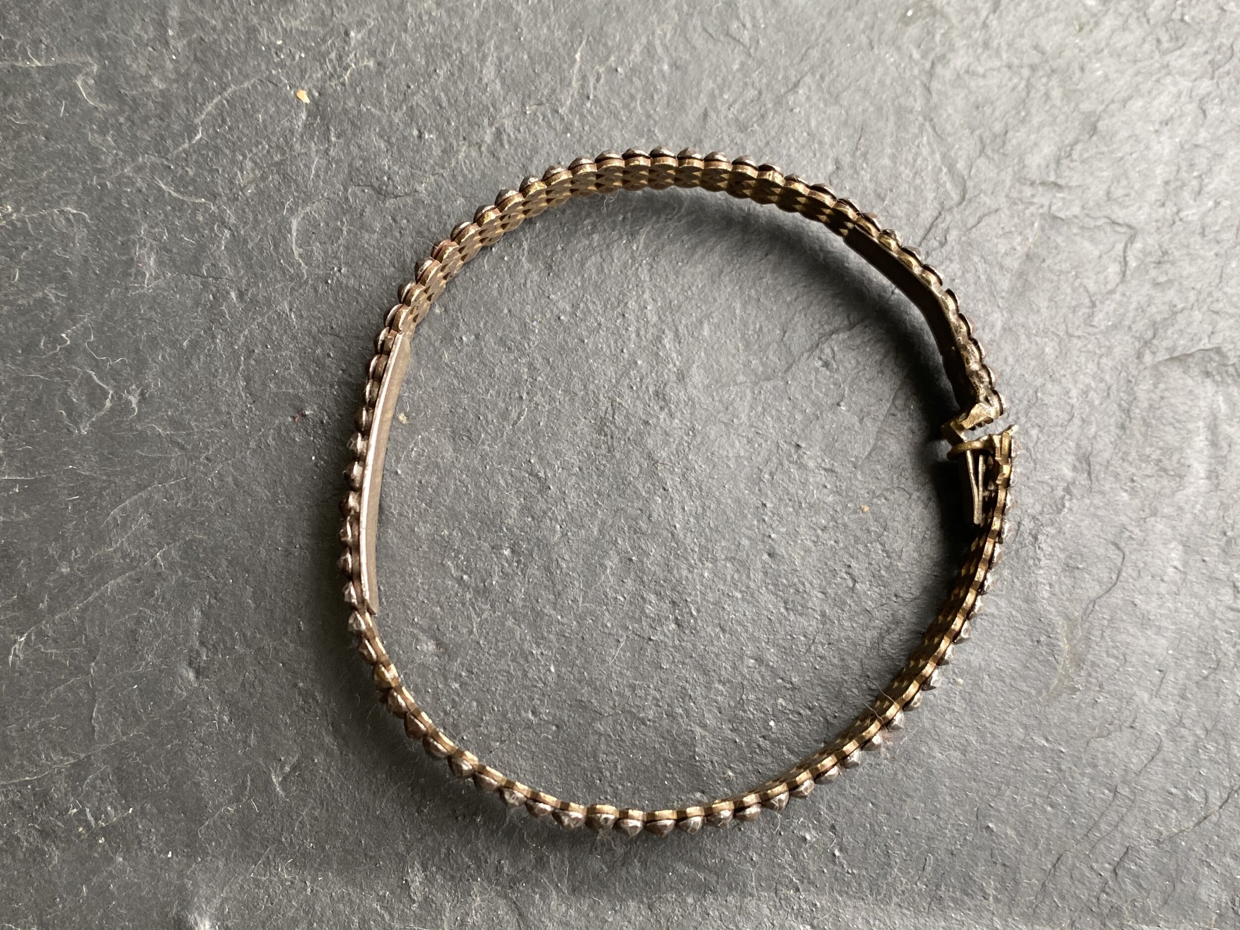 10E4A350-4956-42C4-924A-698A96D77A67