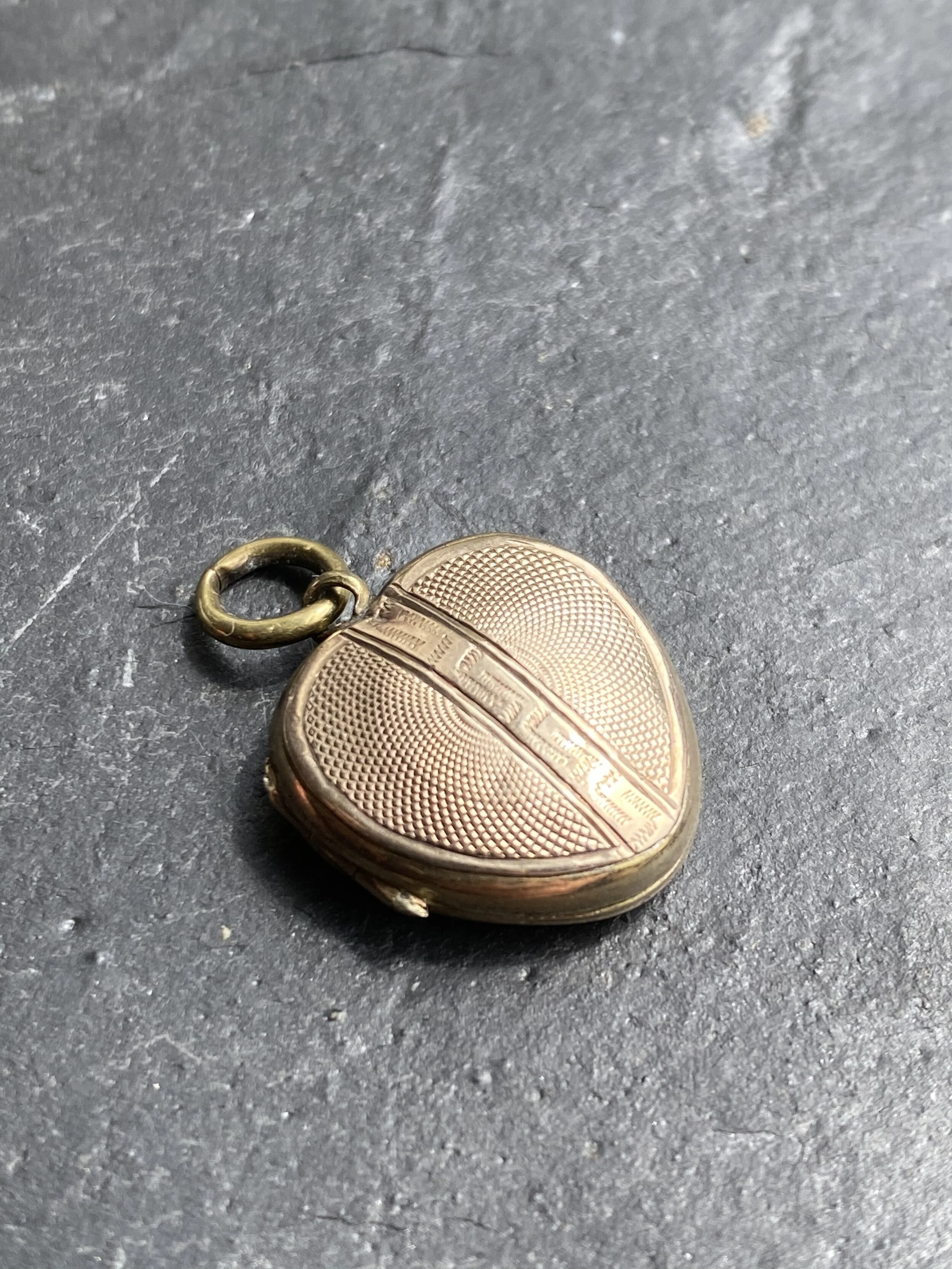 84DB5CE4-DB27-423A-B51B-C63751A59390