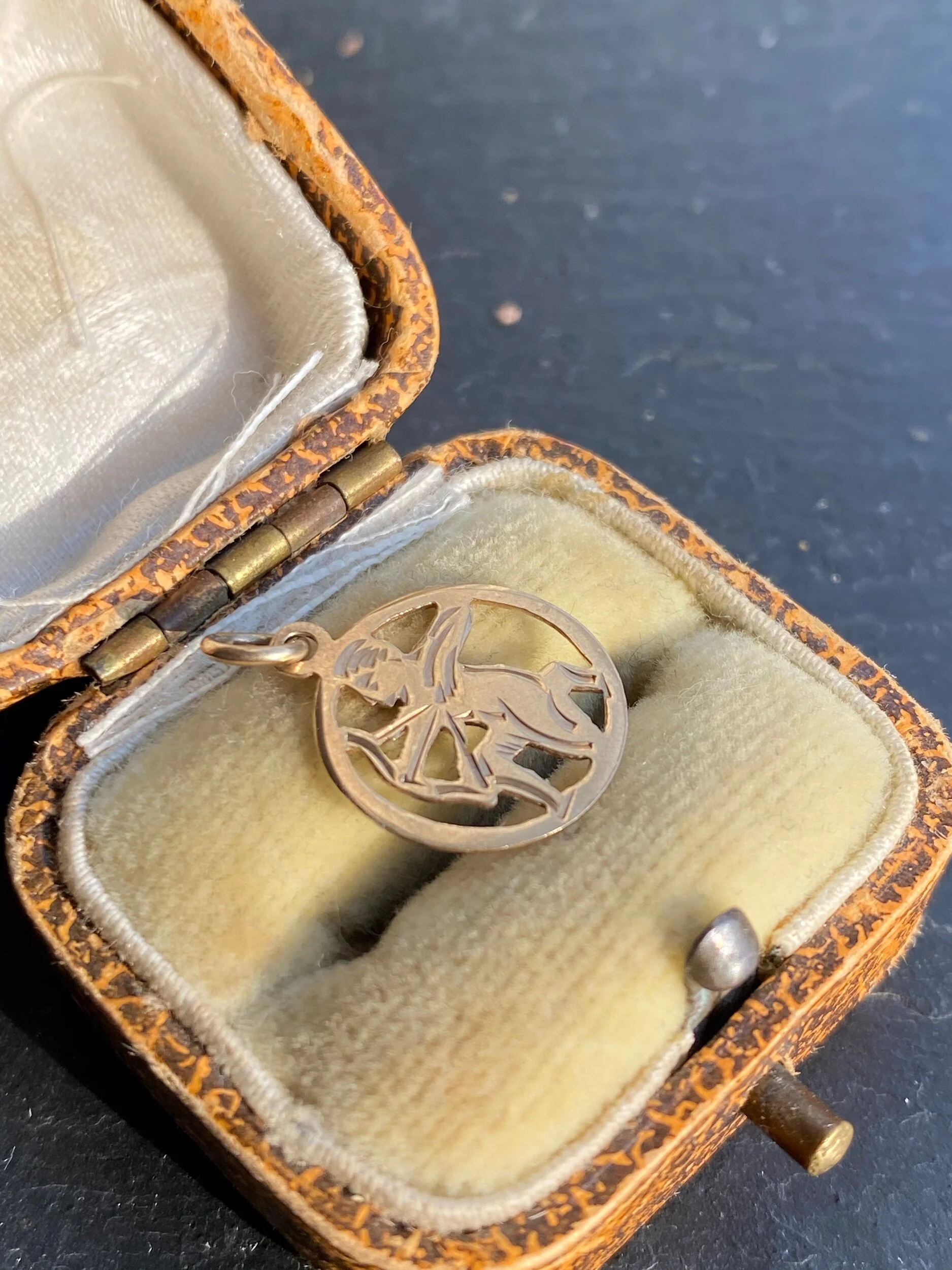 76A069CB-63E0-467B-B7B9-DC7DAE4A2B8B