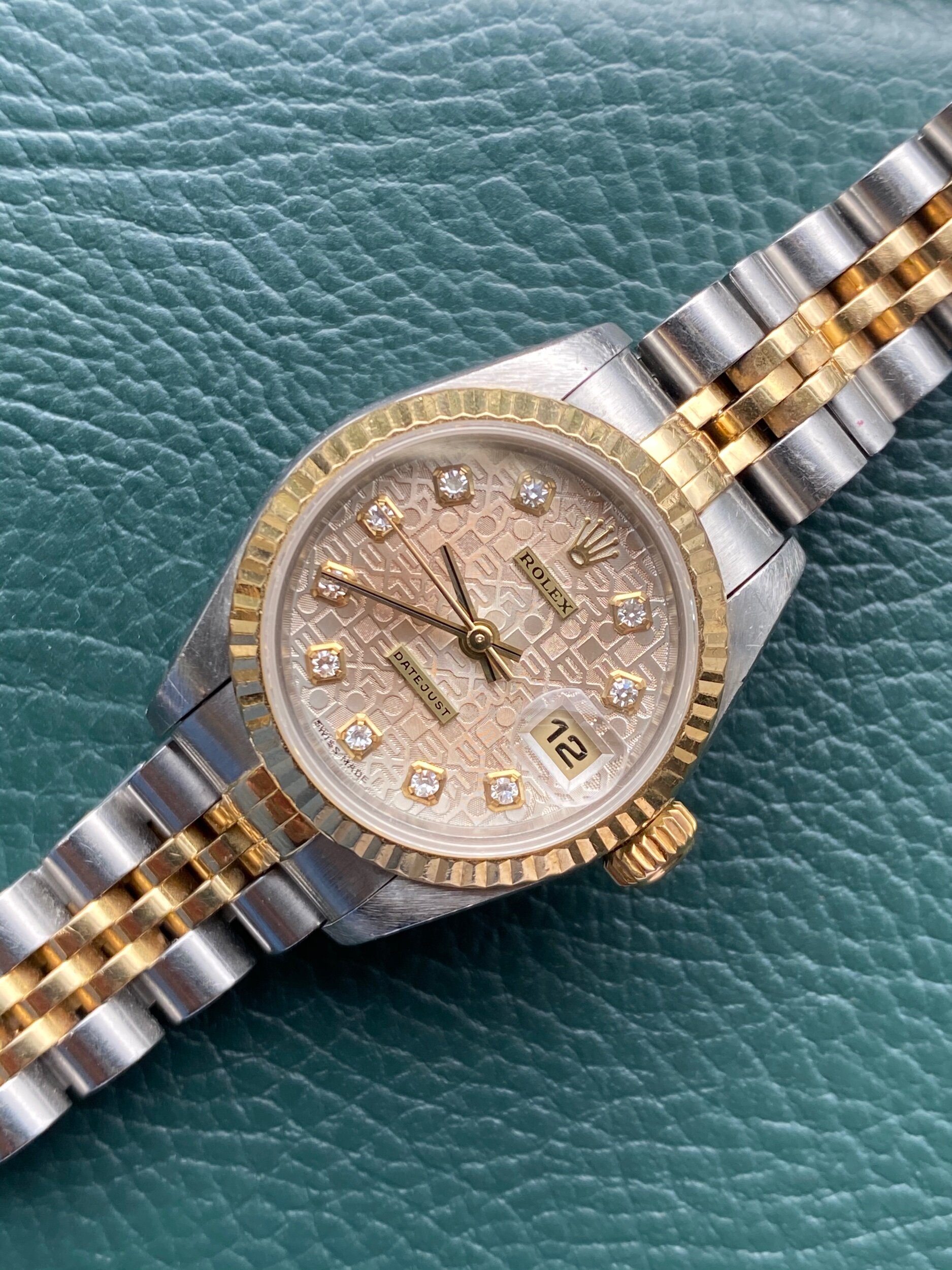 32762E09-A905-456A-81A3-88242C642F53